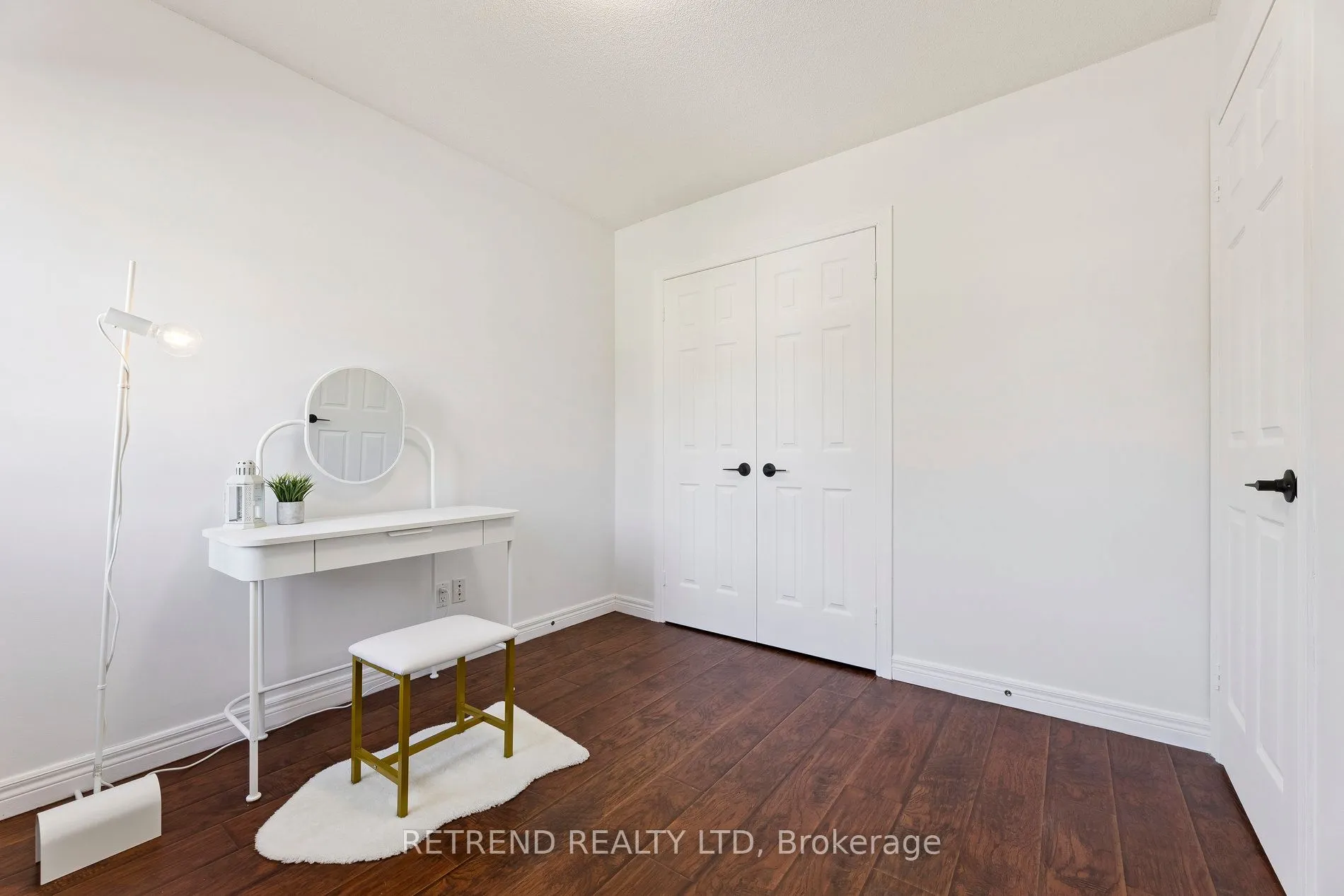 721 Swan Place