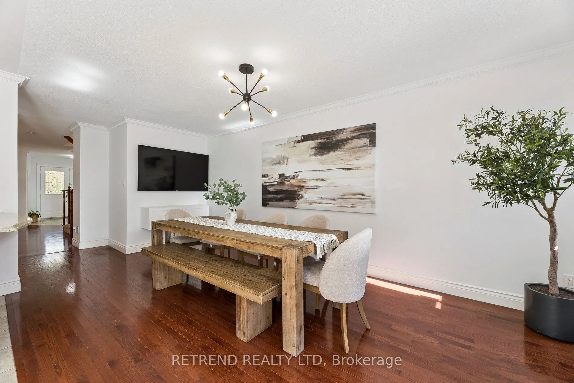 721 Swan Place