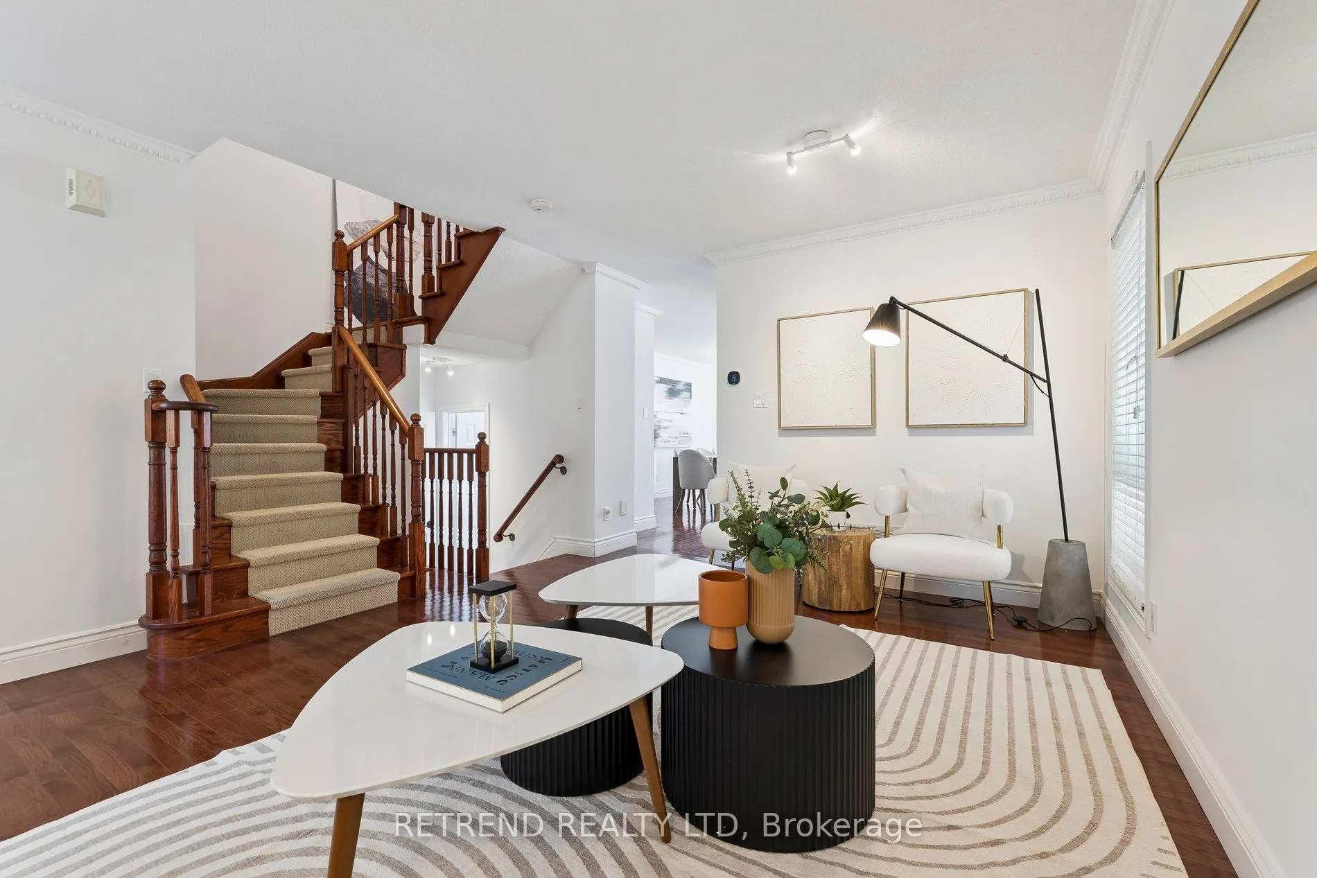 721 Swan Place