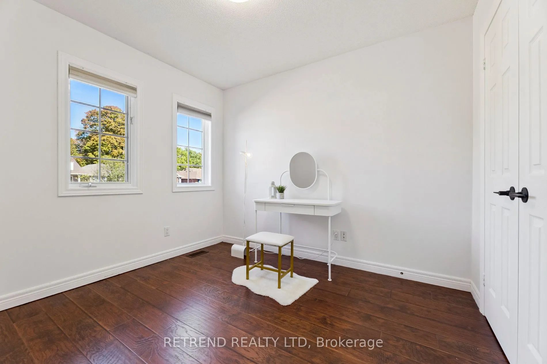 721 Swan Place