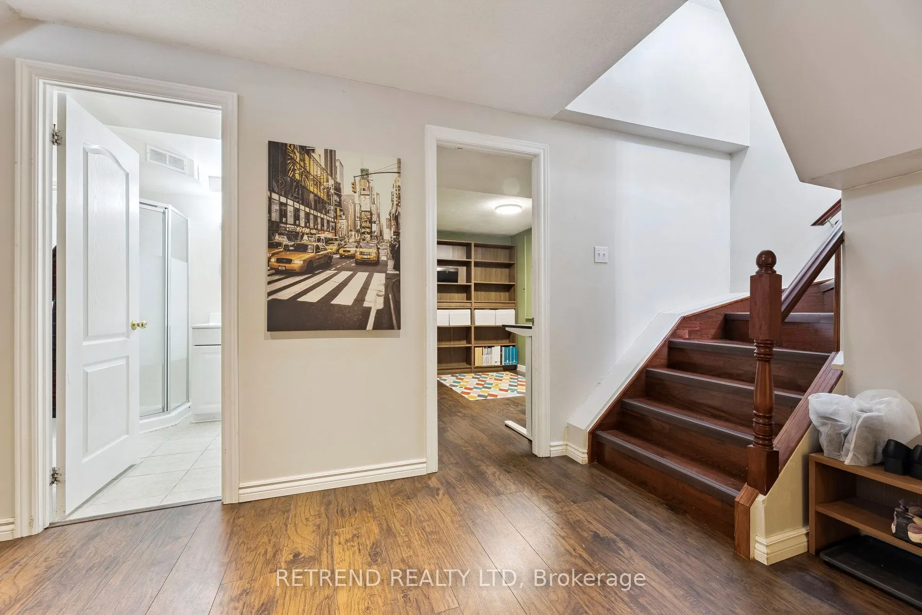 721 Swan Place