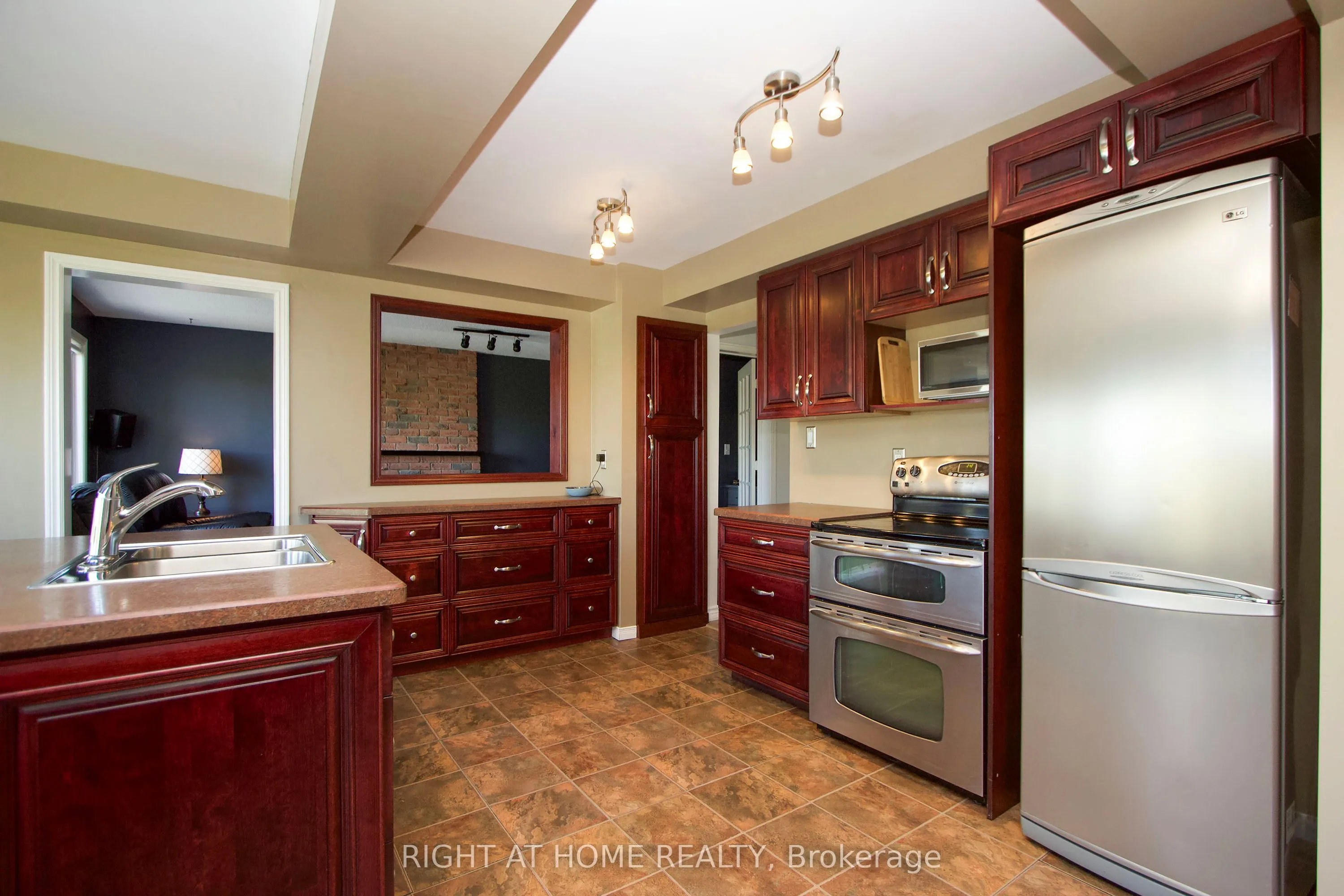 102 Hialeah Crescent