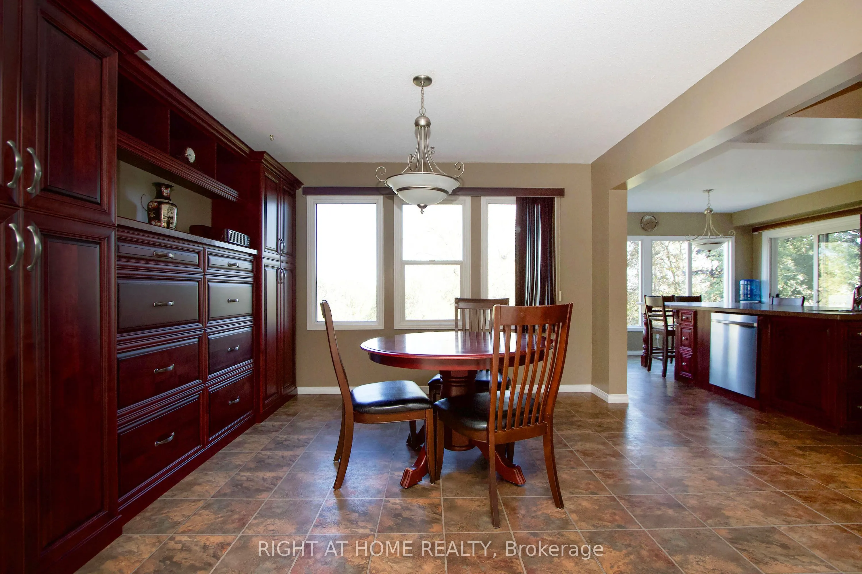 102 Hialeah Crescent