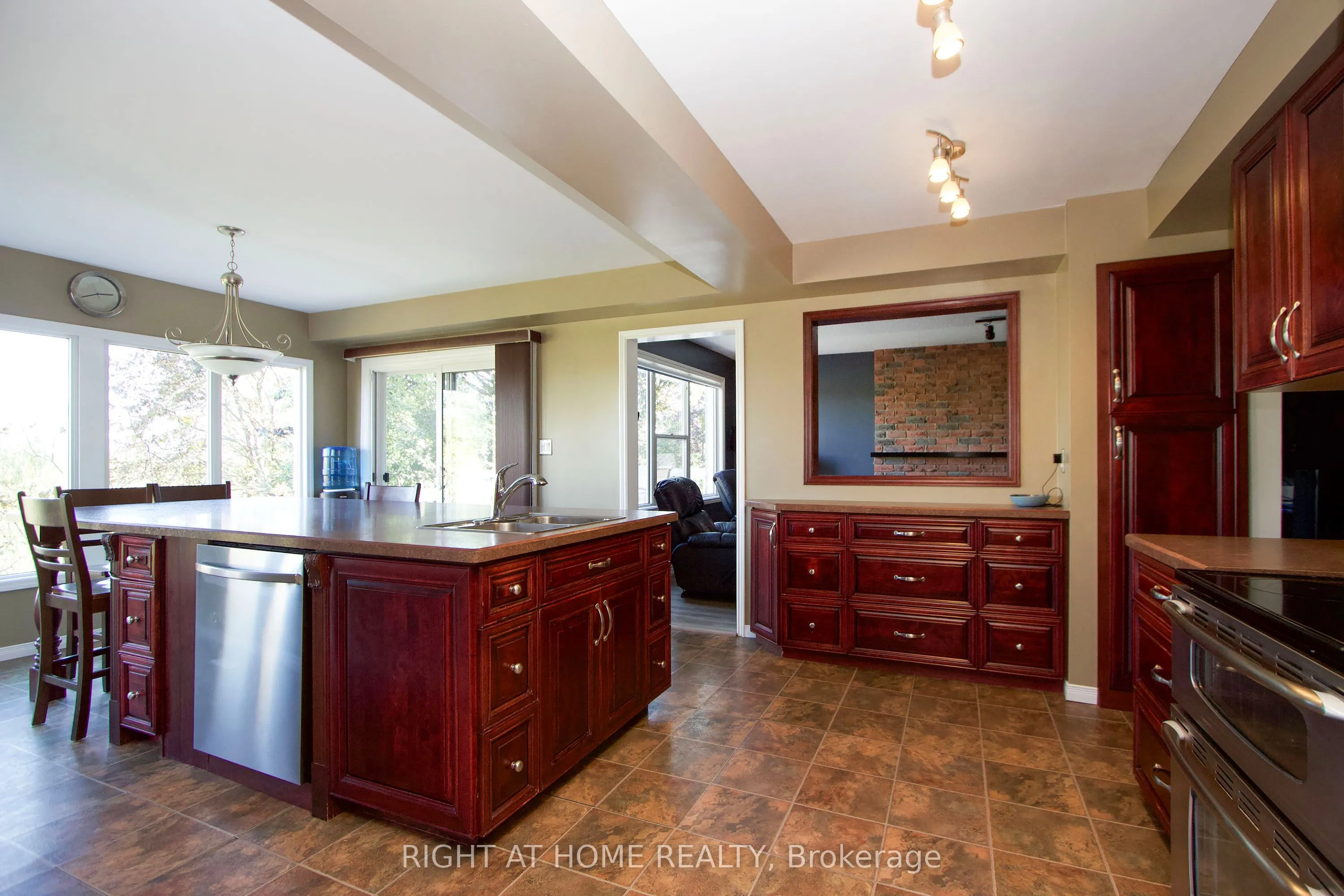 102 Hialeah Crescent