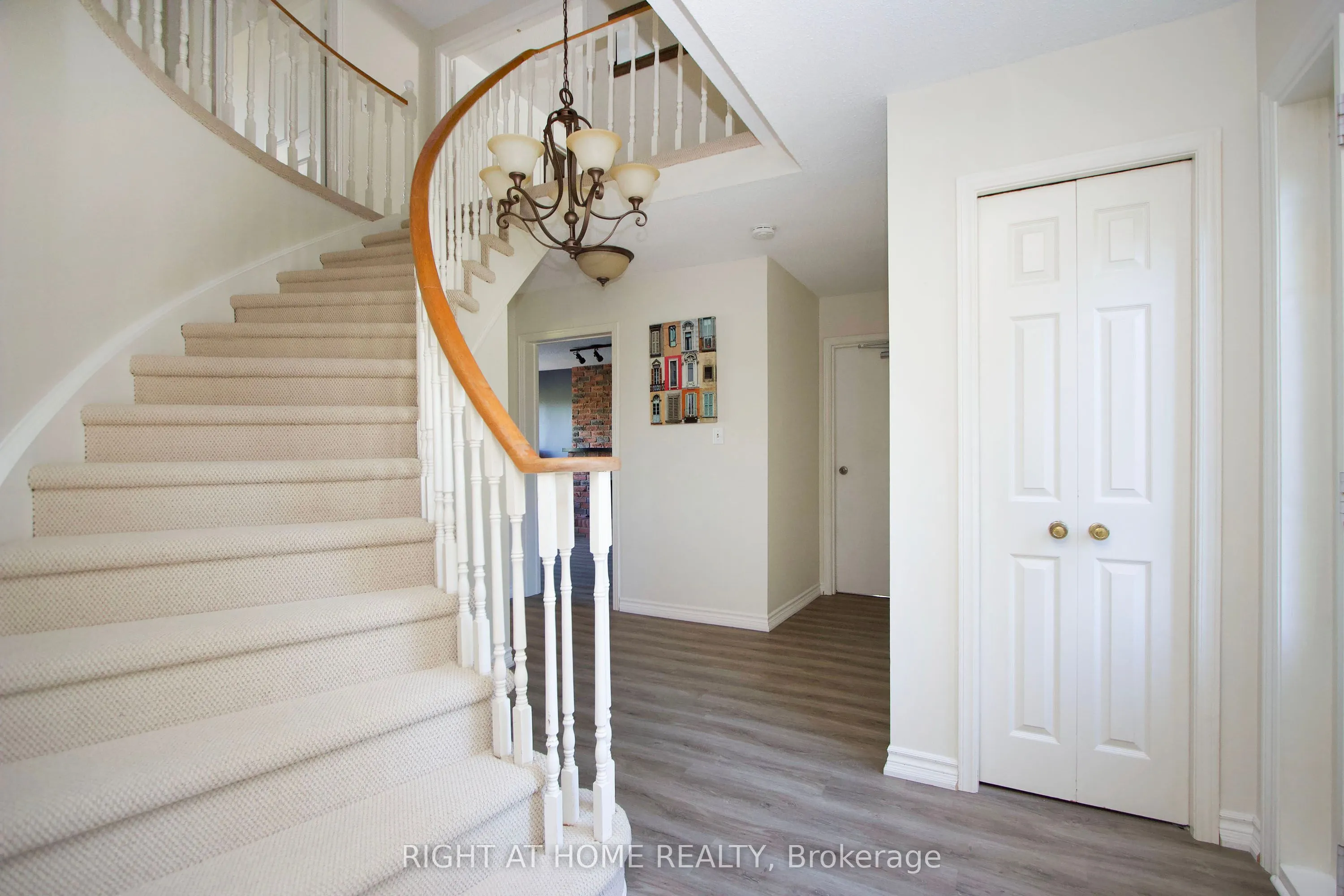 102 Hialeah Crescent
