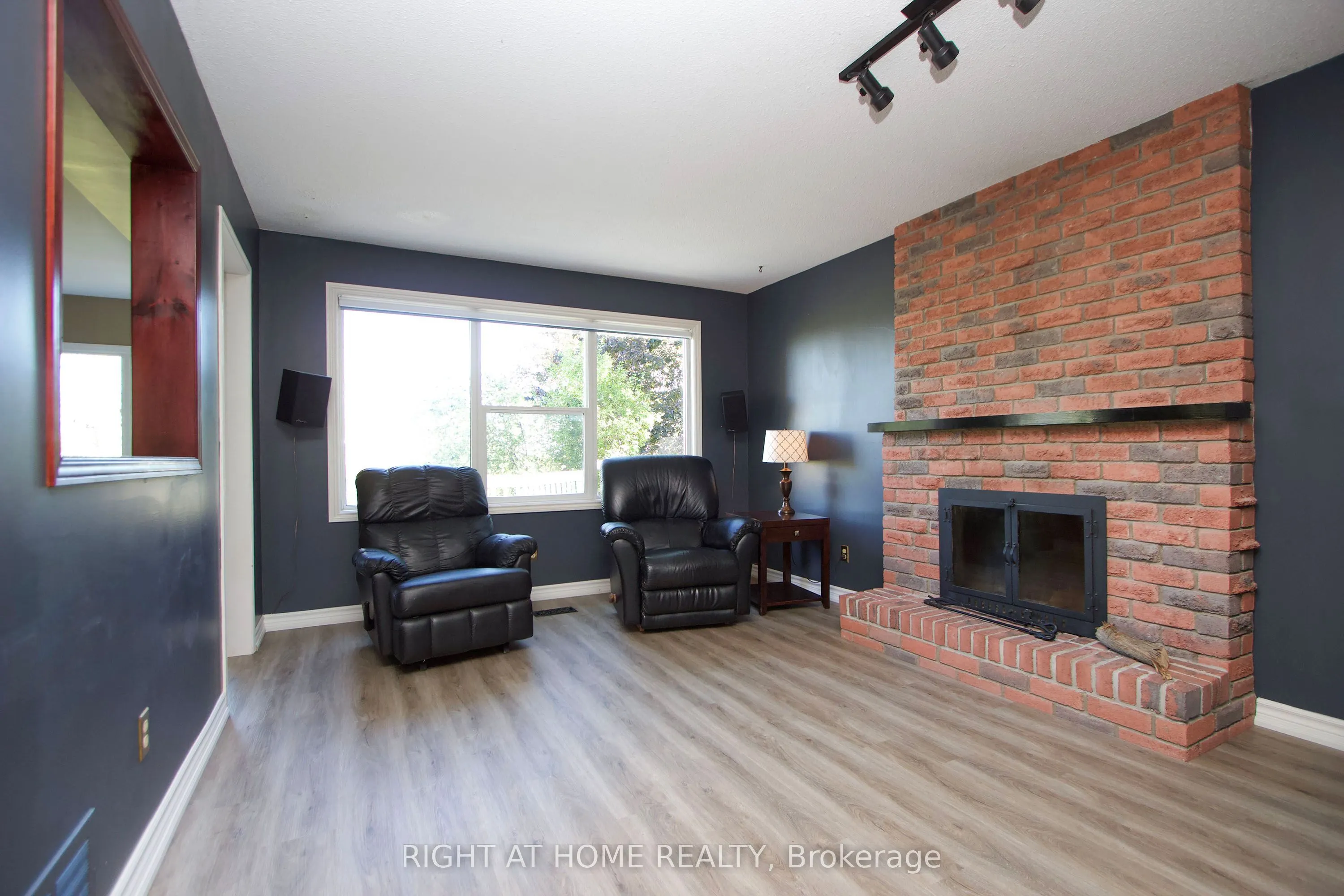 102 Hialeah Crescent