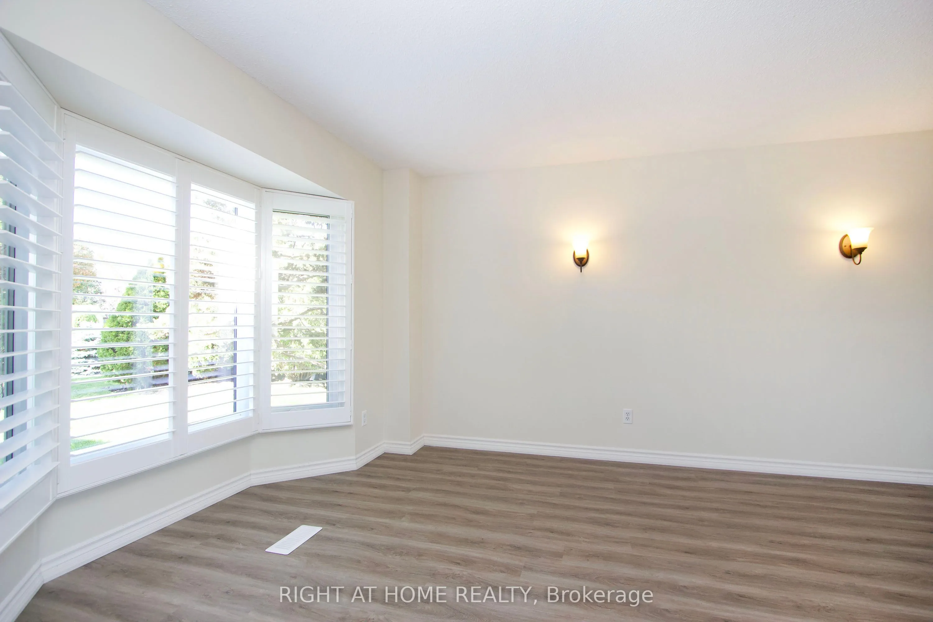 102 Hialeah Crescent