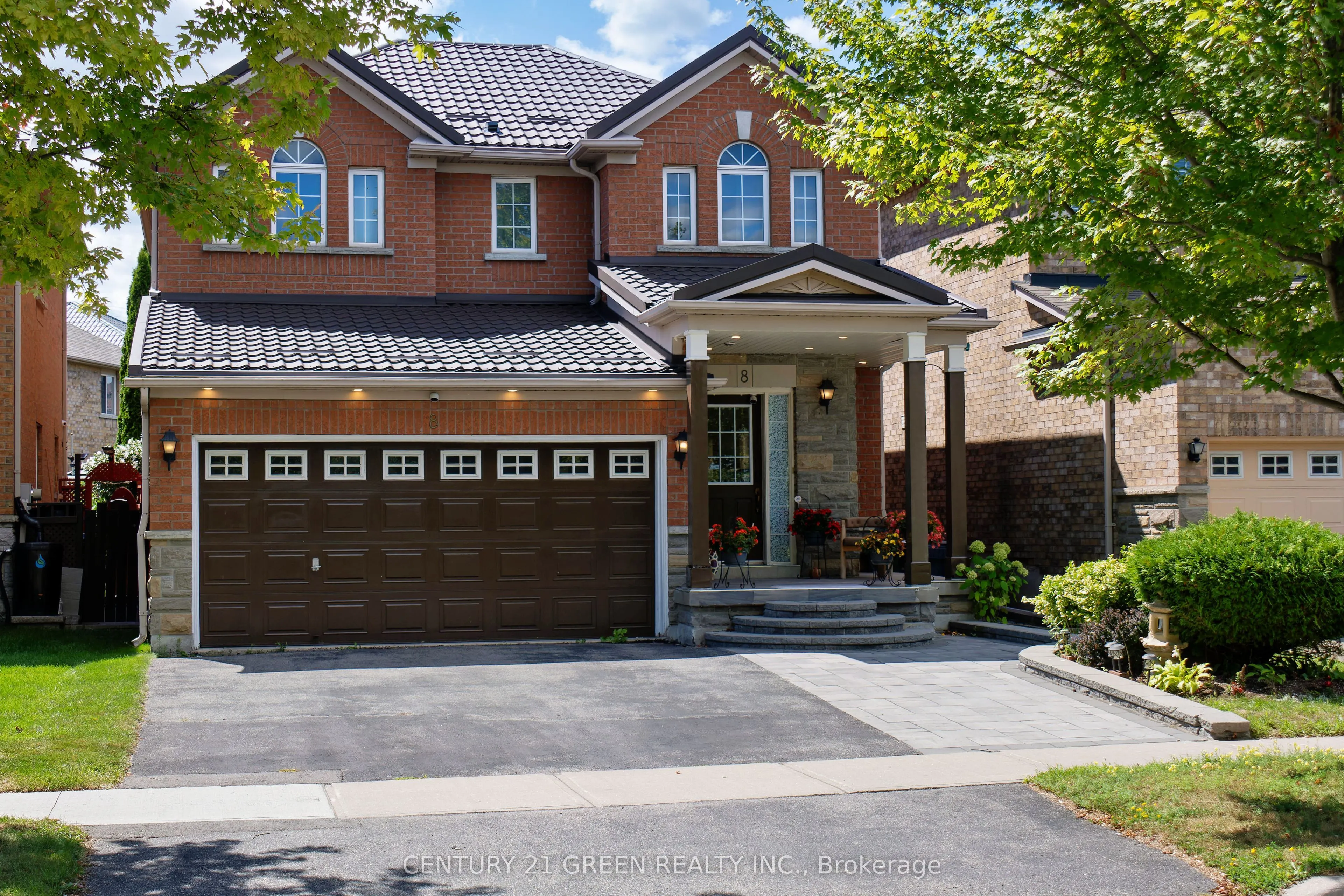 8 Lampman Drive