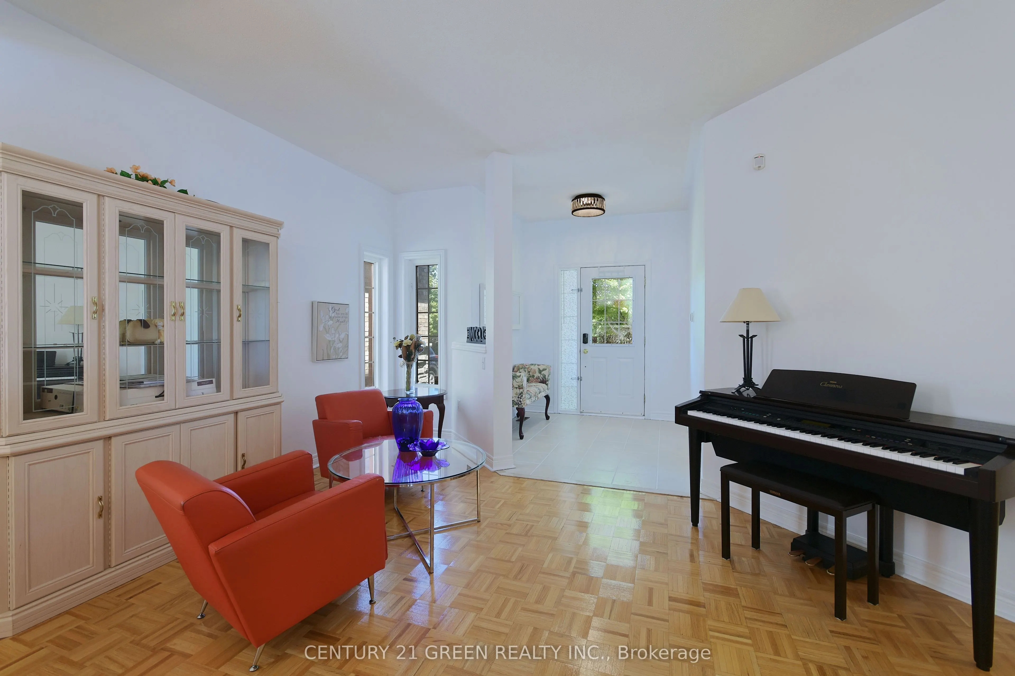 8 Lampman Drive