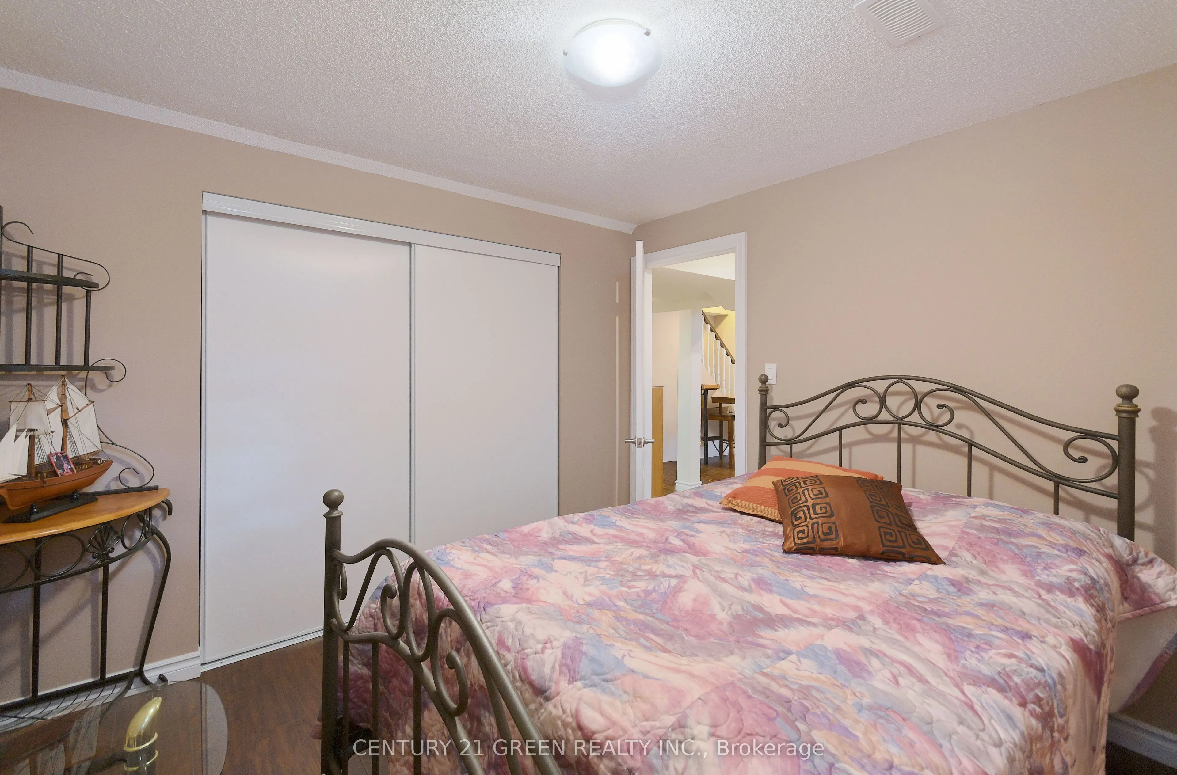 8 Lampman Drive