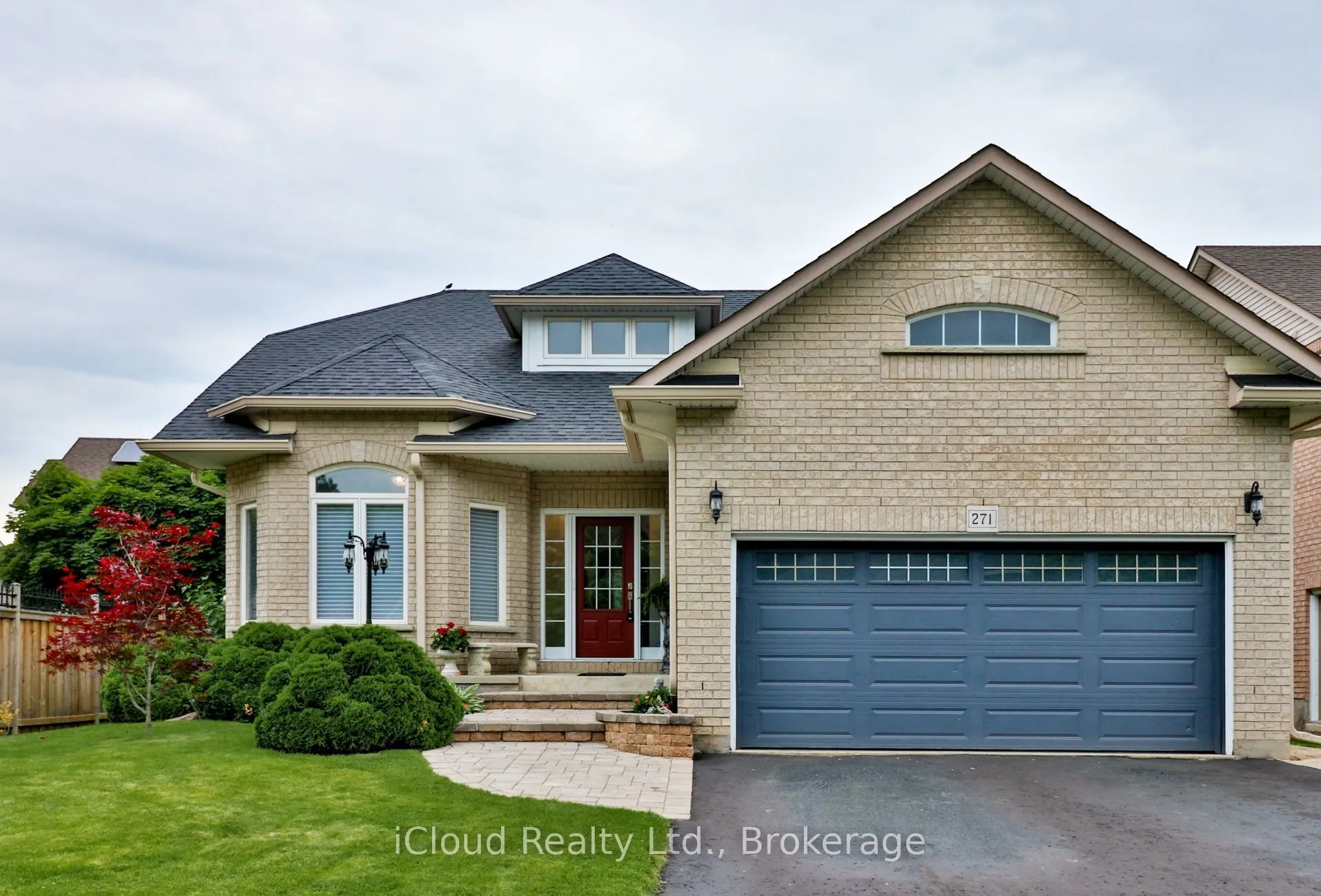 271 Ryerson Crescent, #Main and Upper Level
