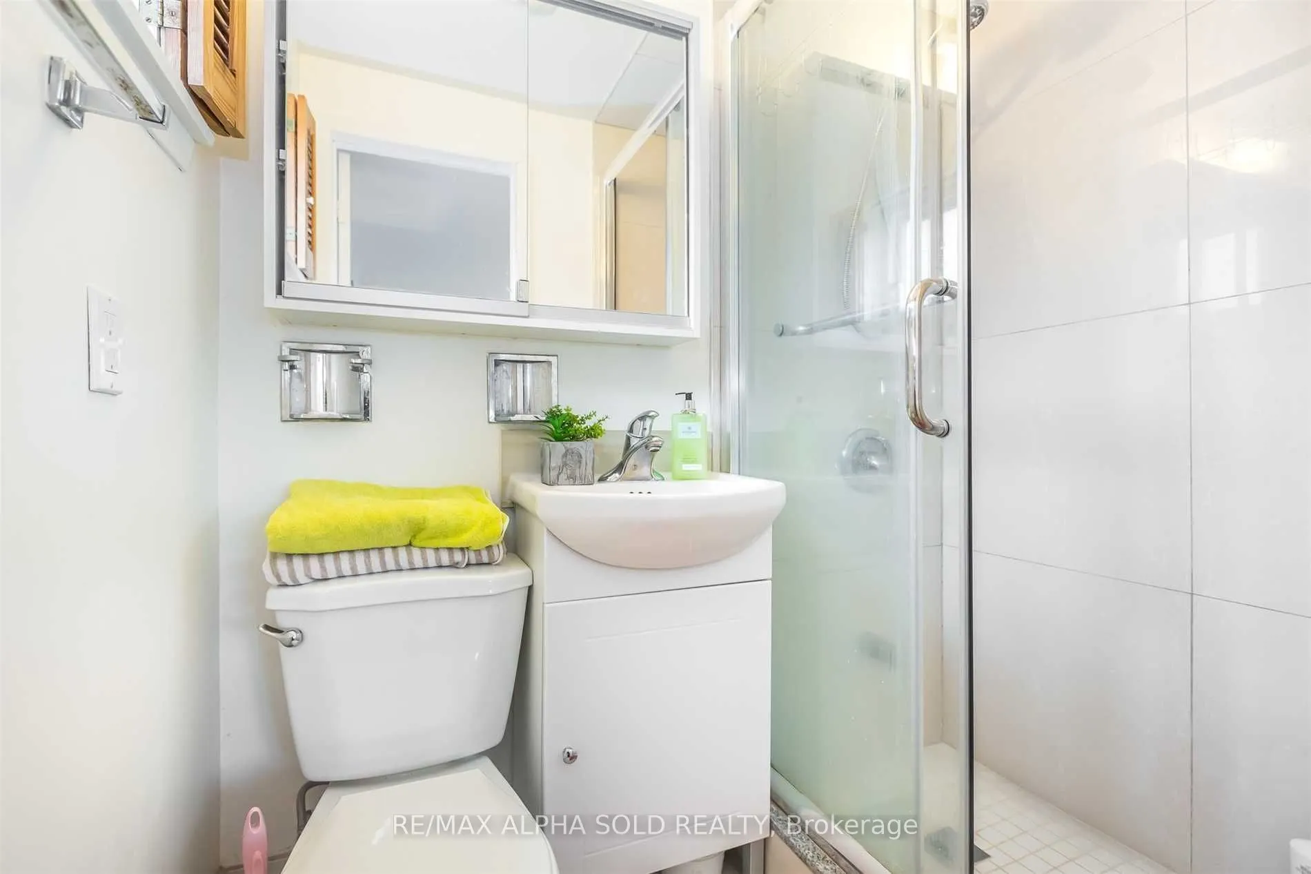 1232 Huntingwood Drive, #Upper