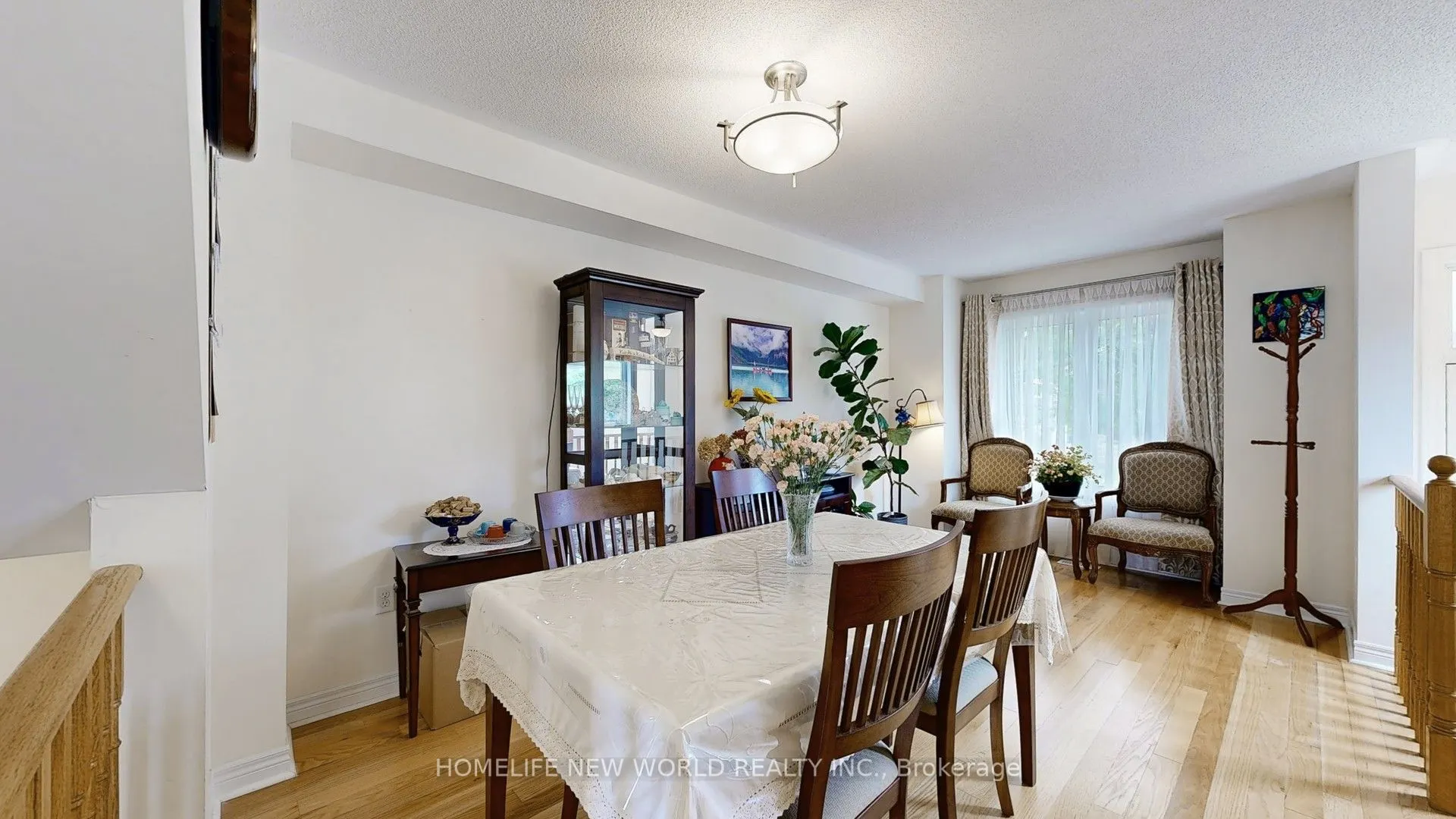 49 Kawneer Terrace
