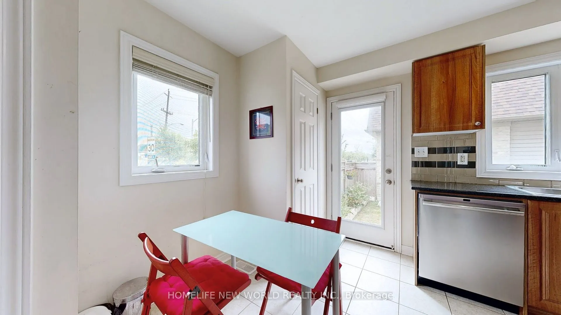 49 Kawneer Terrace