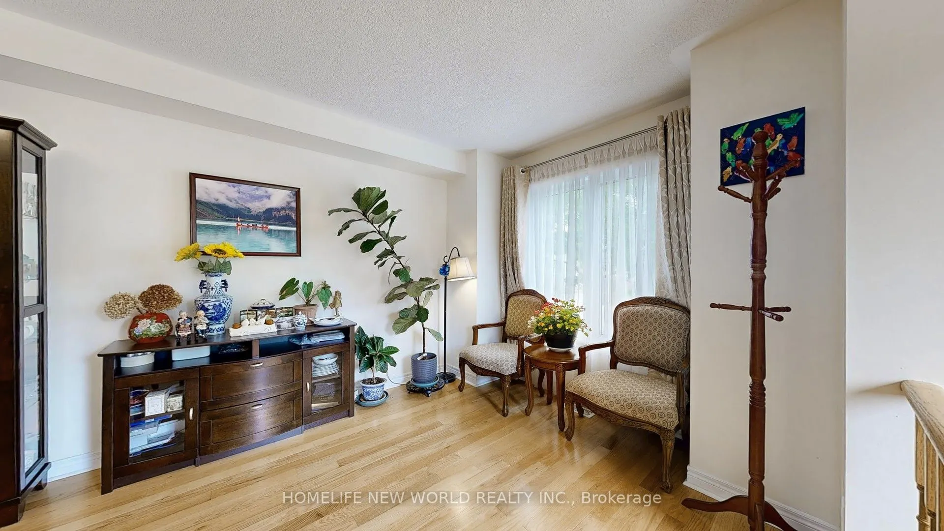 49 Kawneer Terrace