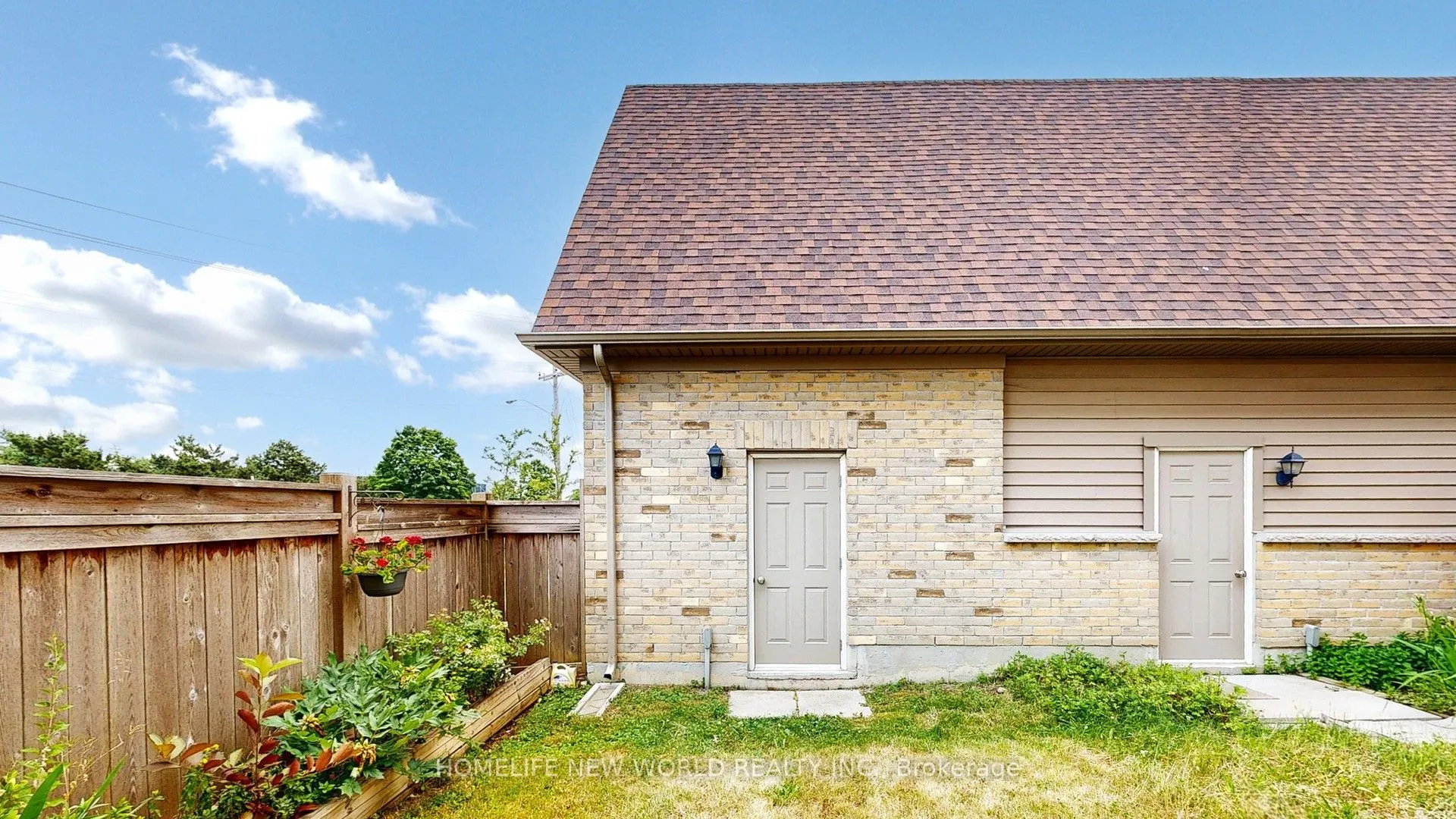 49 Kawneer Terrace