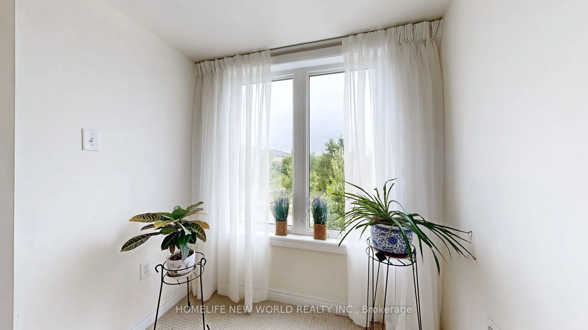 49 Kawneer Terrace
