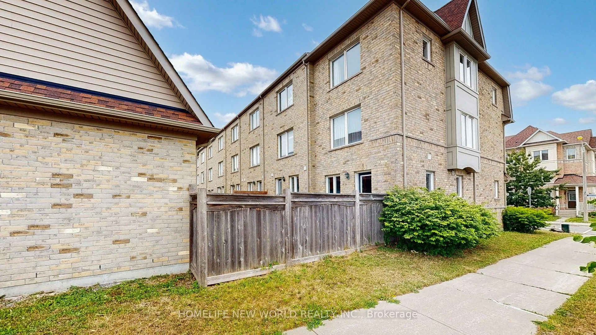 49 Kawneer Terrace