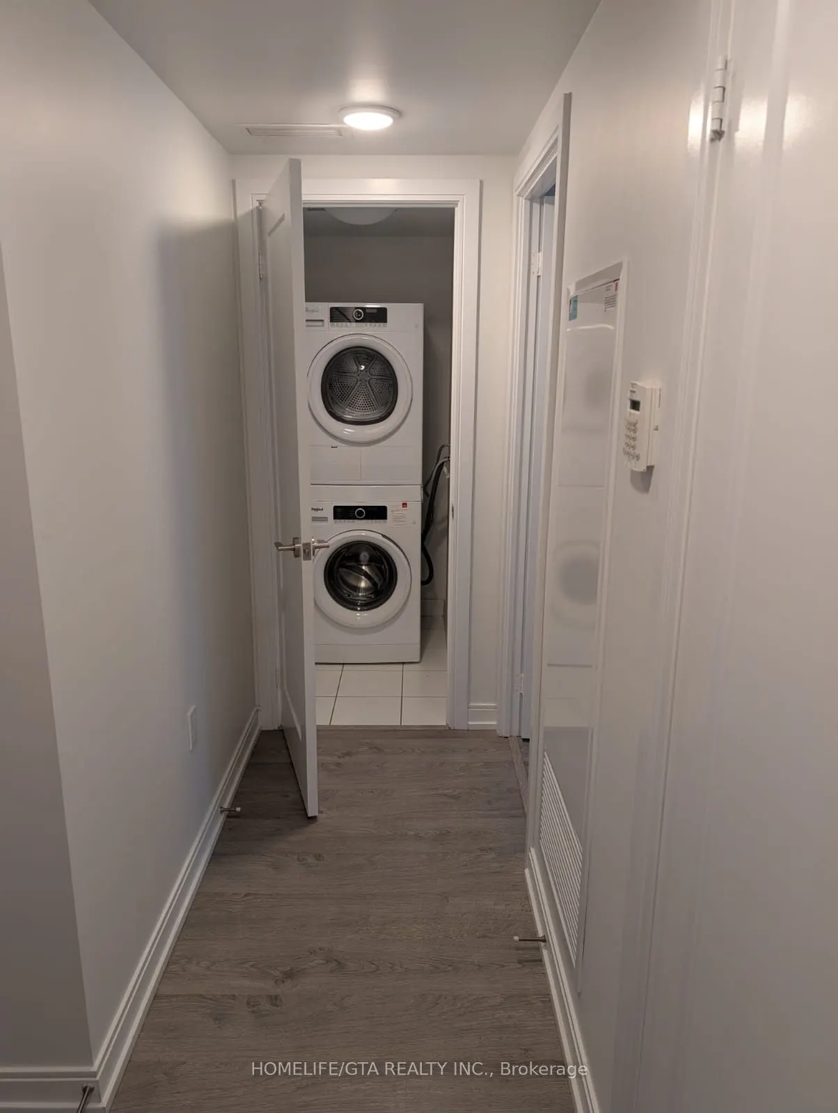 275 Village Green Square, #1817