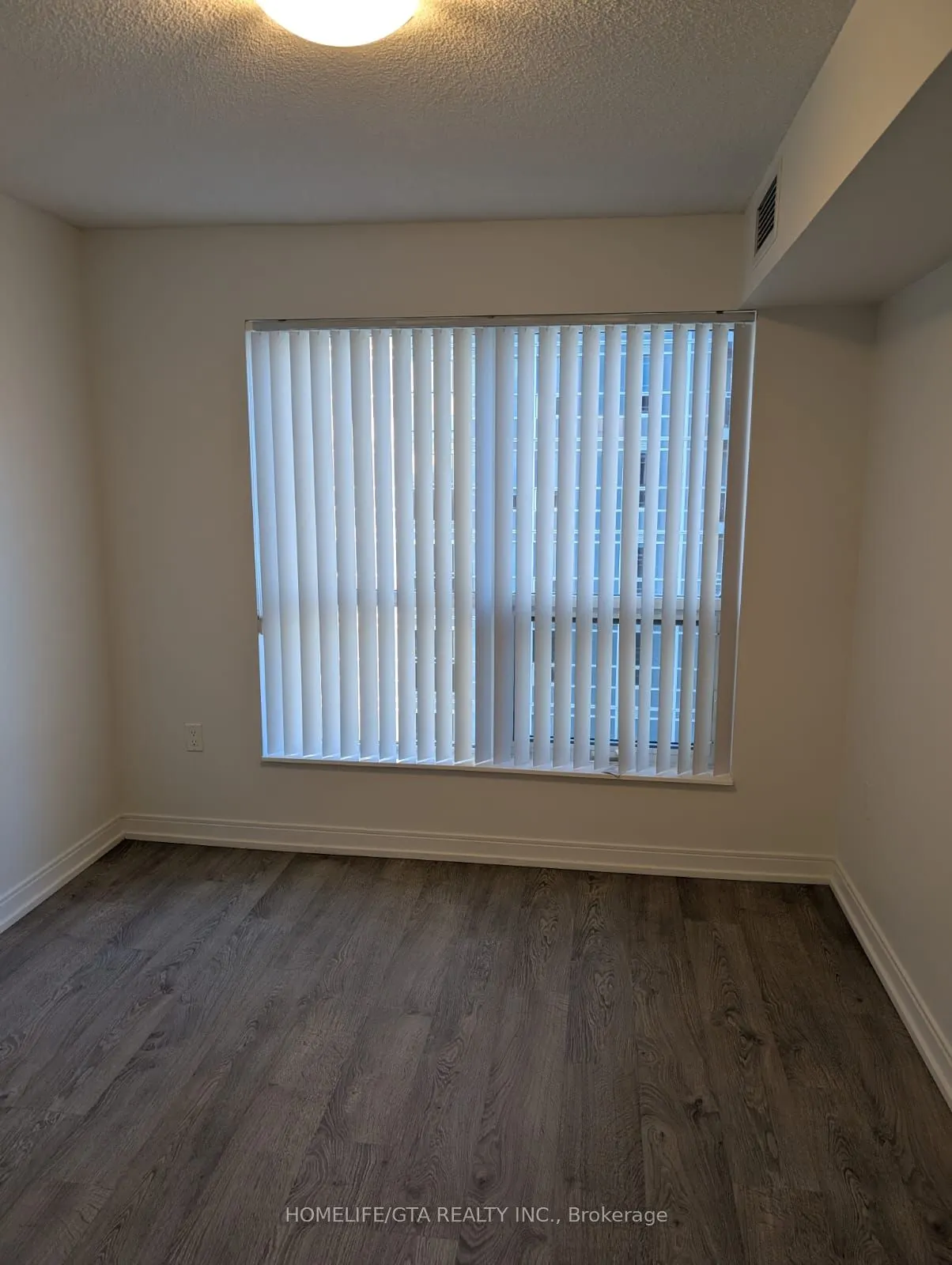 275 Village Green Square, #1817