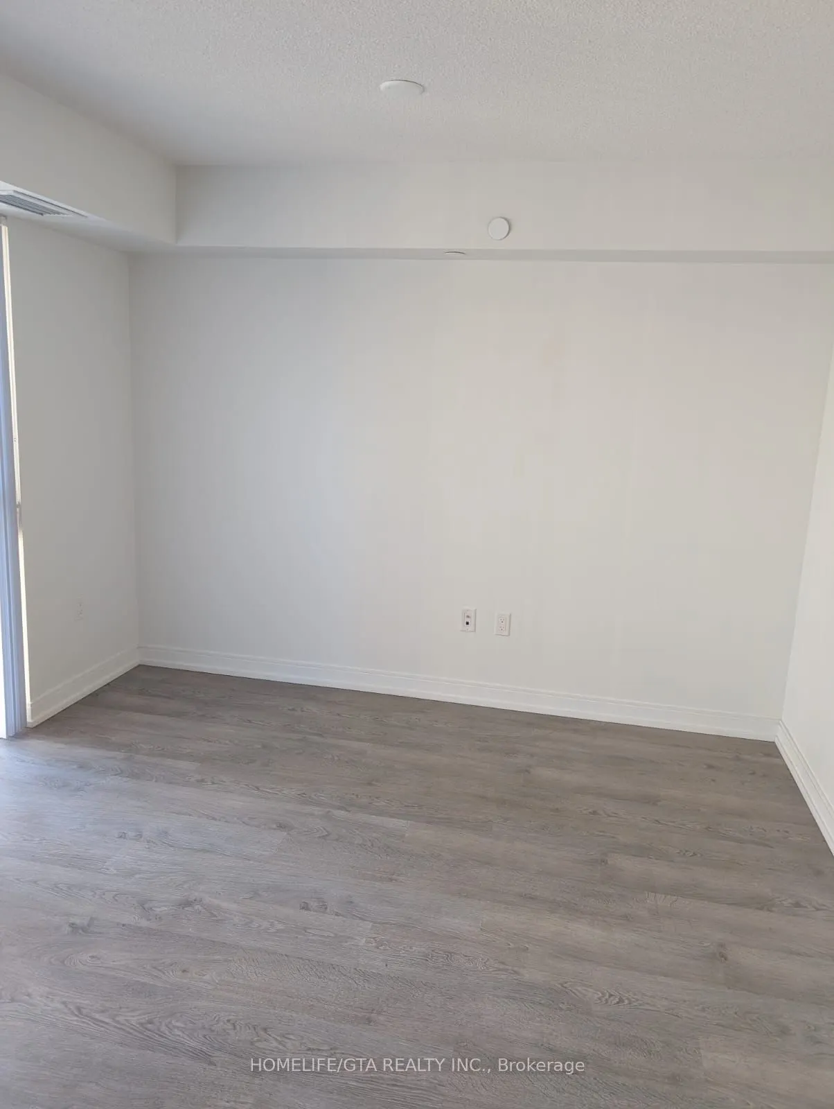 275 Village Green Square, #1817