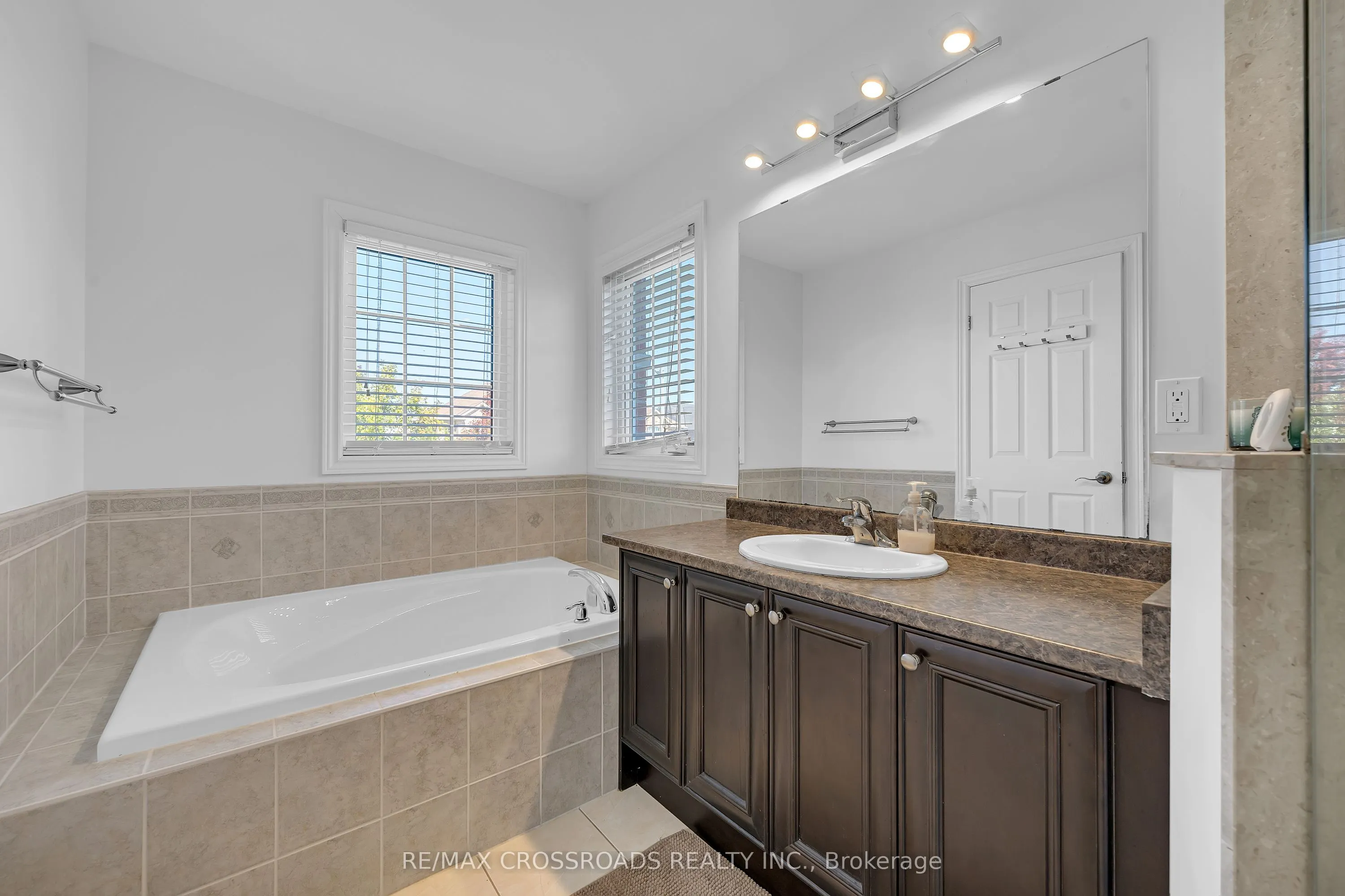 156 Mcdonald Crescent