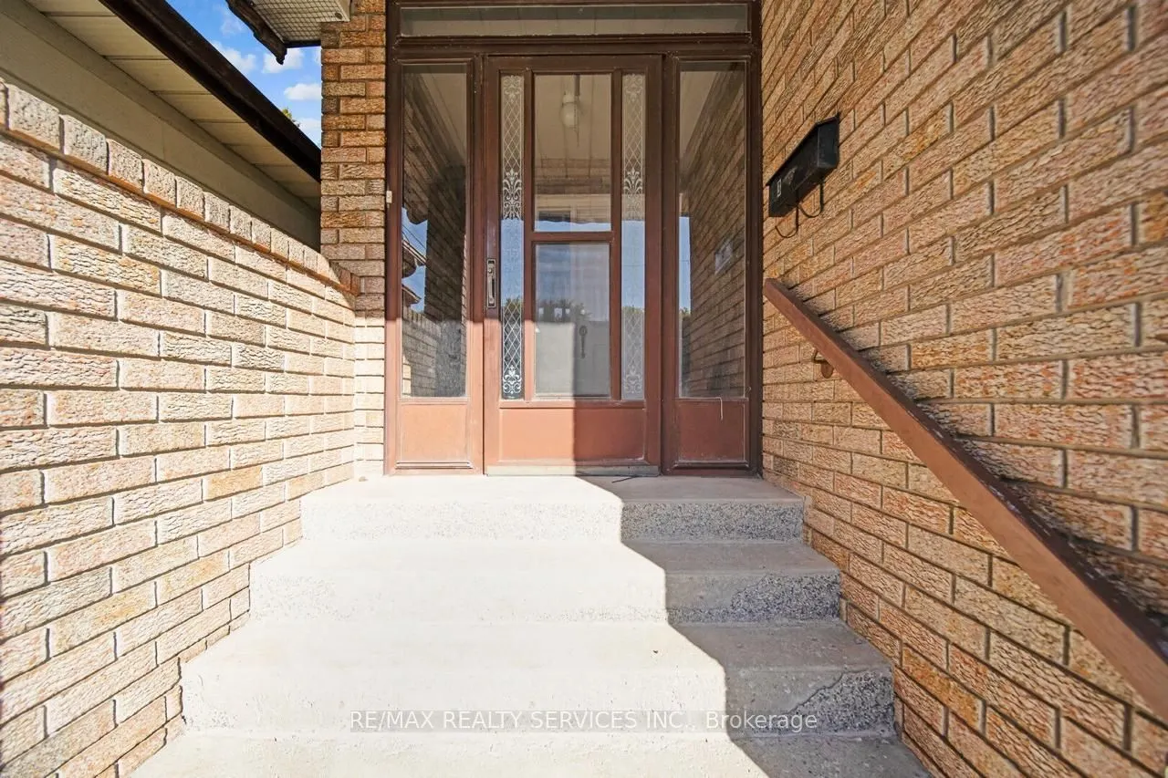 83 Haslam Street