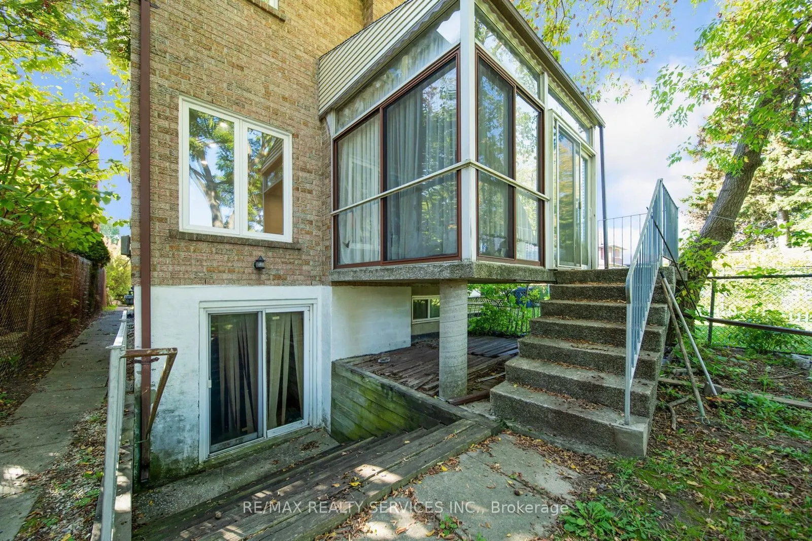 83 Haslam Street