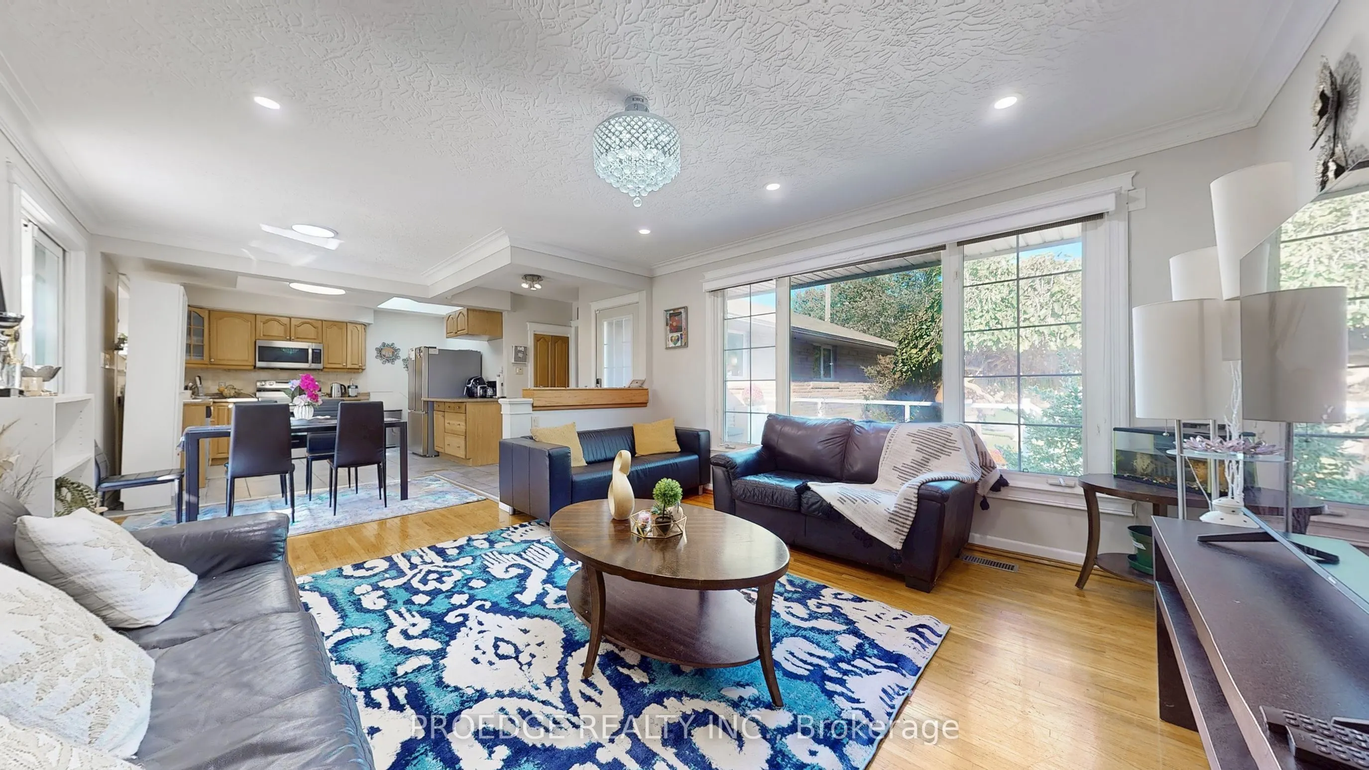 262 Randall Crescent