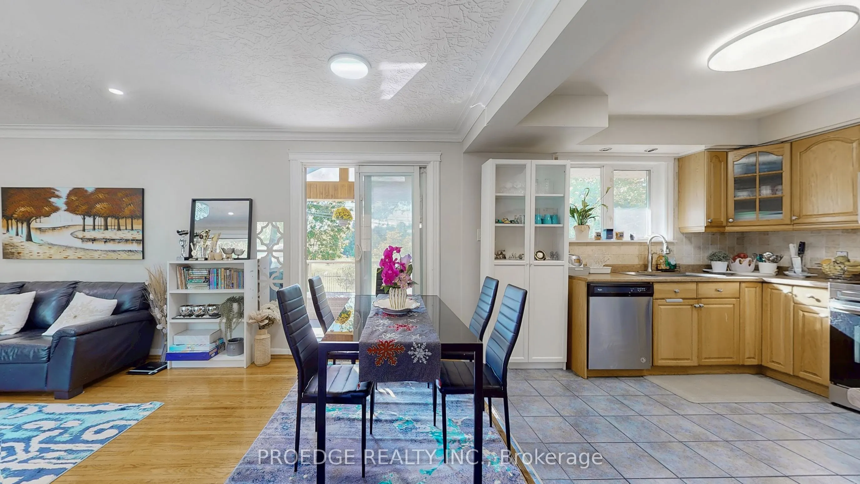 262 Randall Crescent