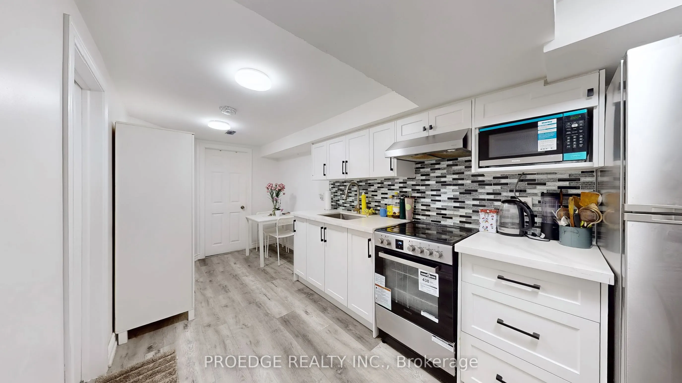 262 Randall Crescent