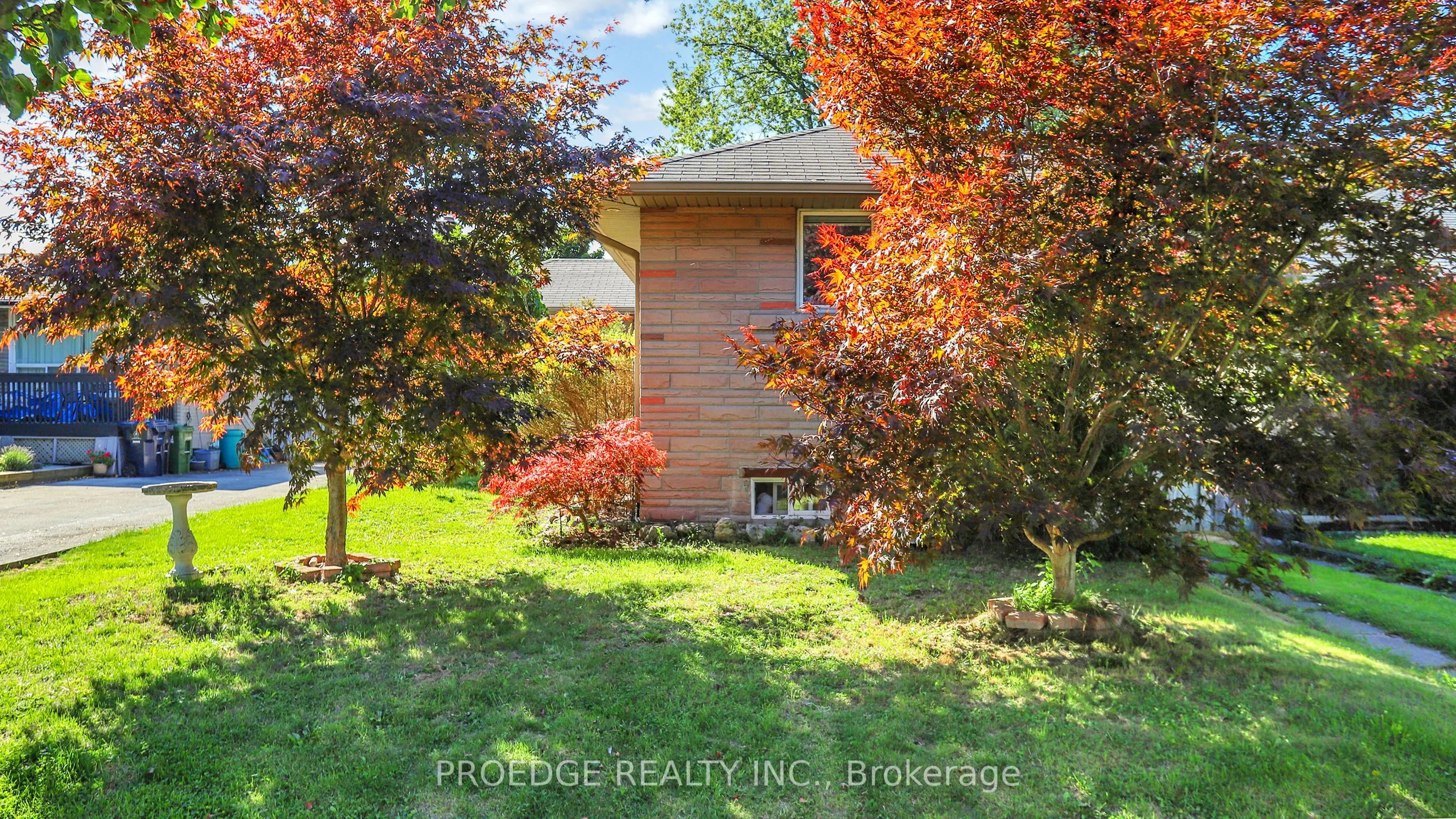 262 Randall Crescent