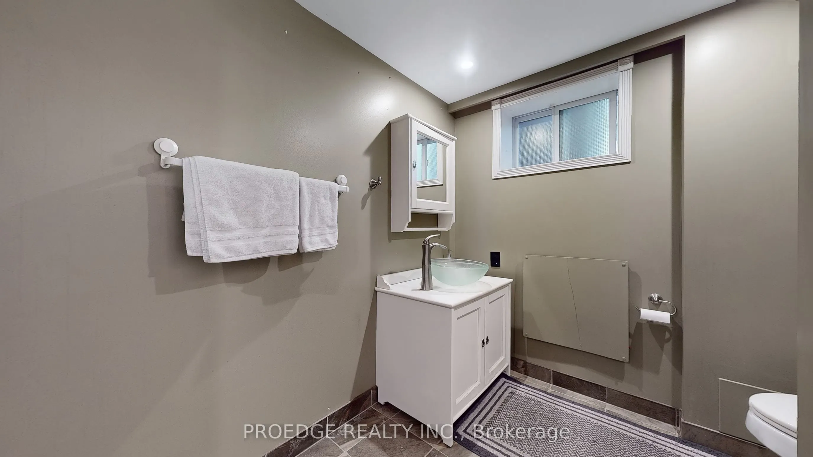 262 Randall Crescent