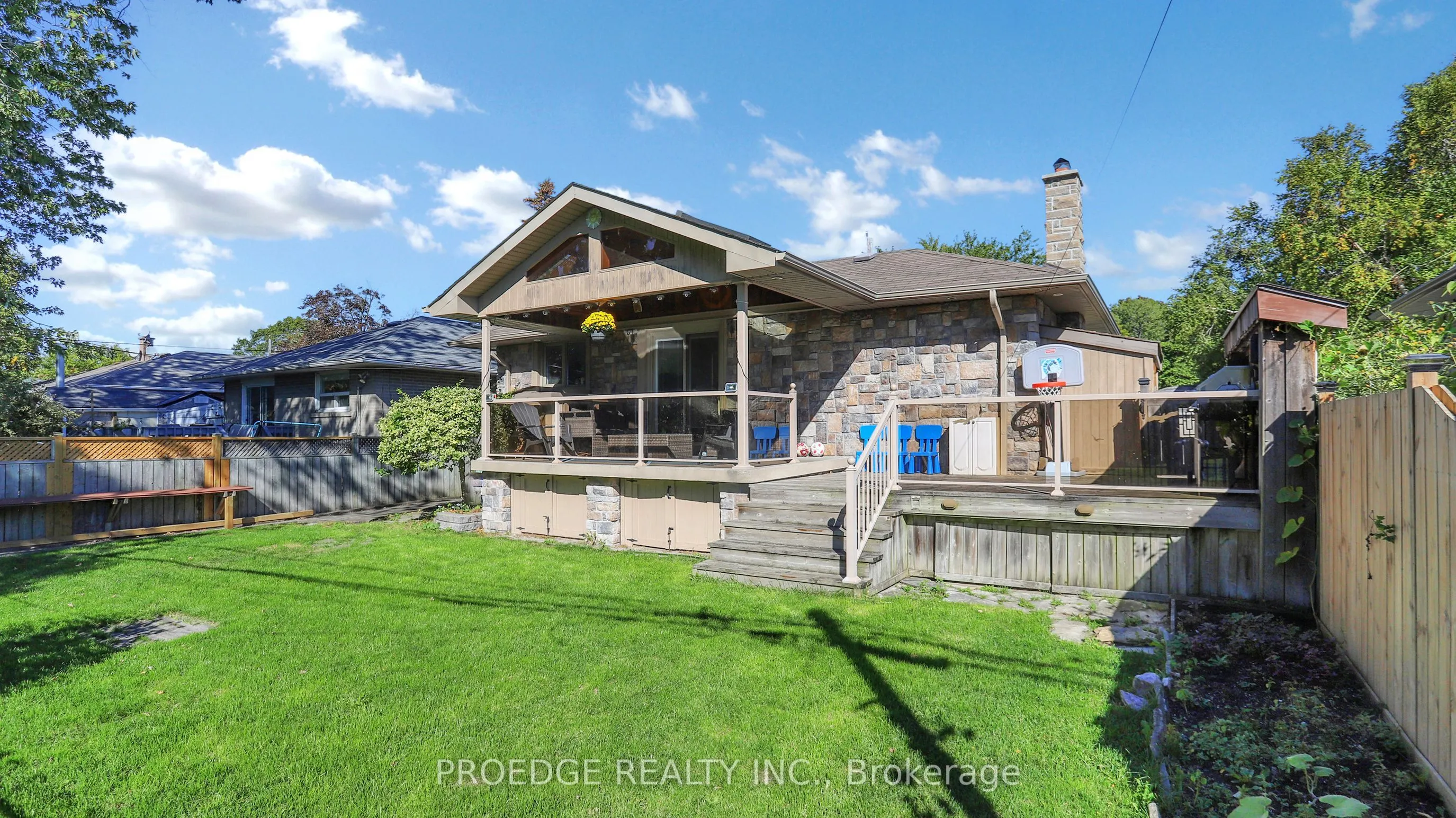 262 Randall Crescent