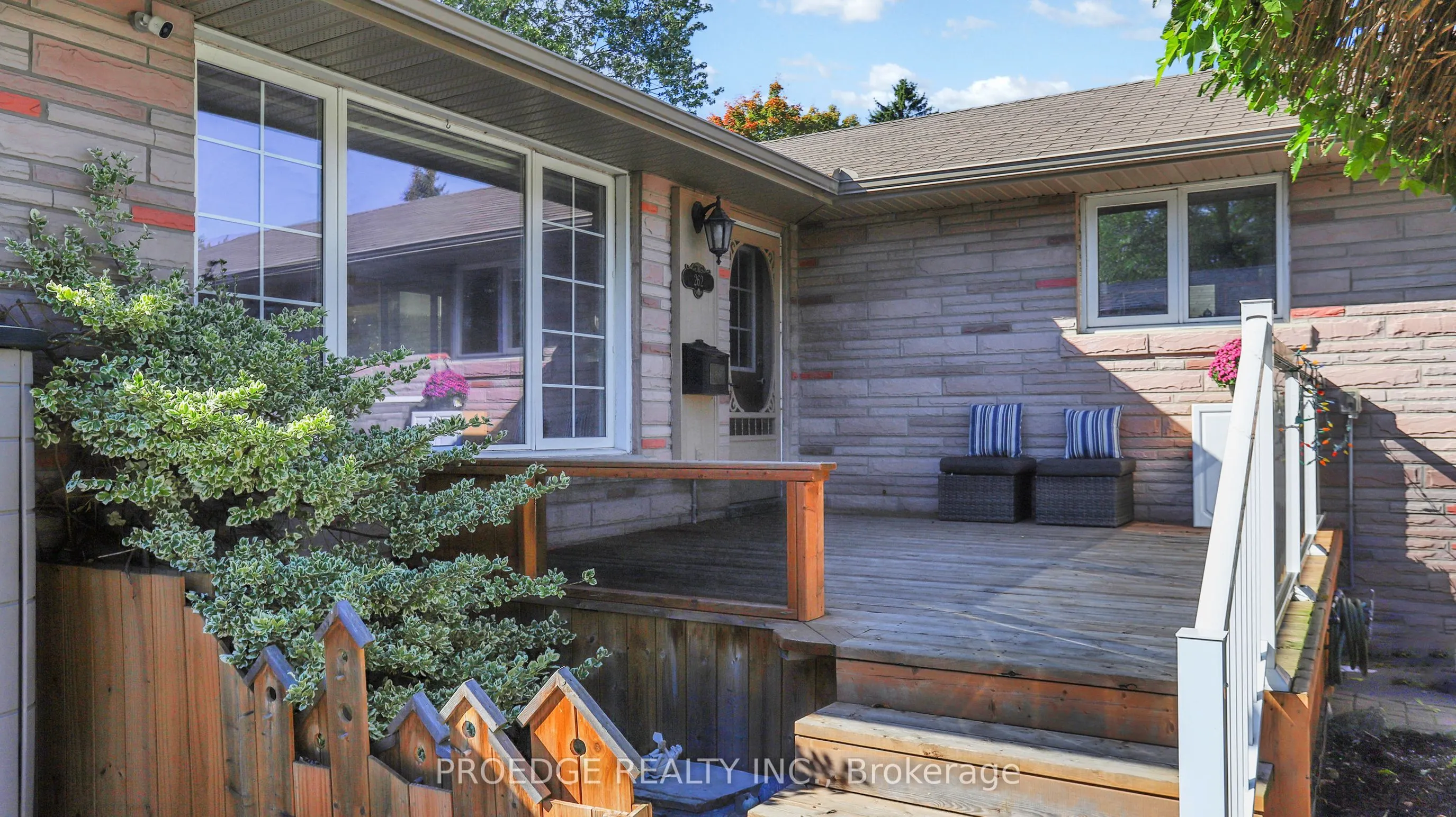 262 Randall Crescent