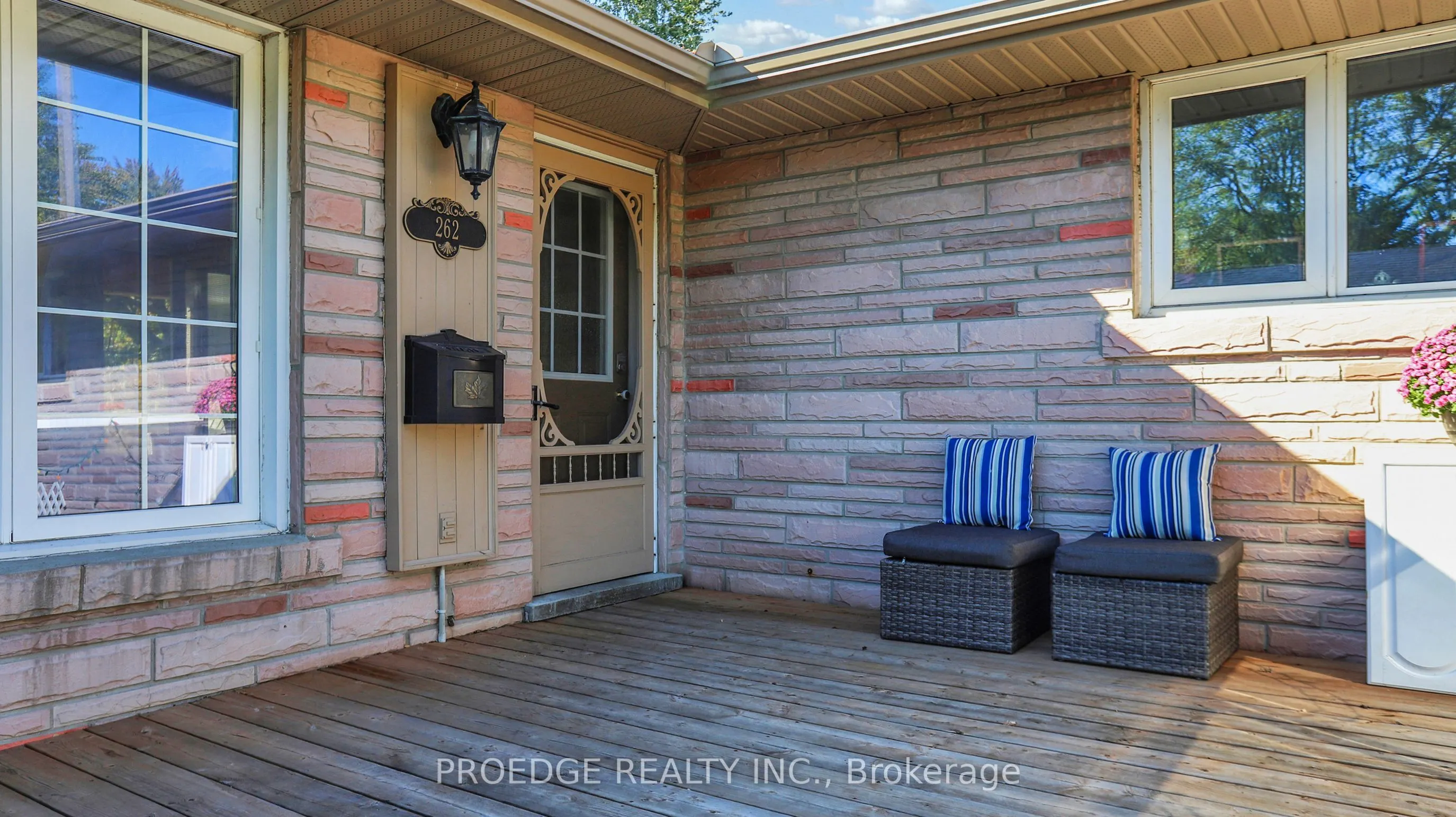 262 Randall Crescent