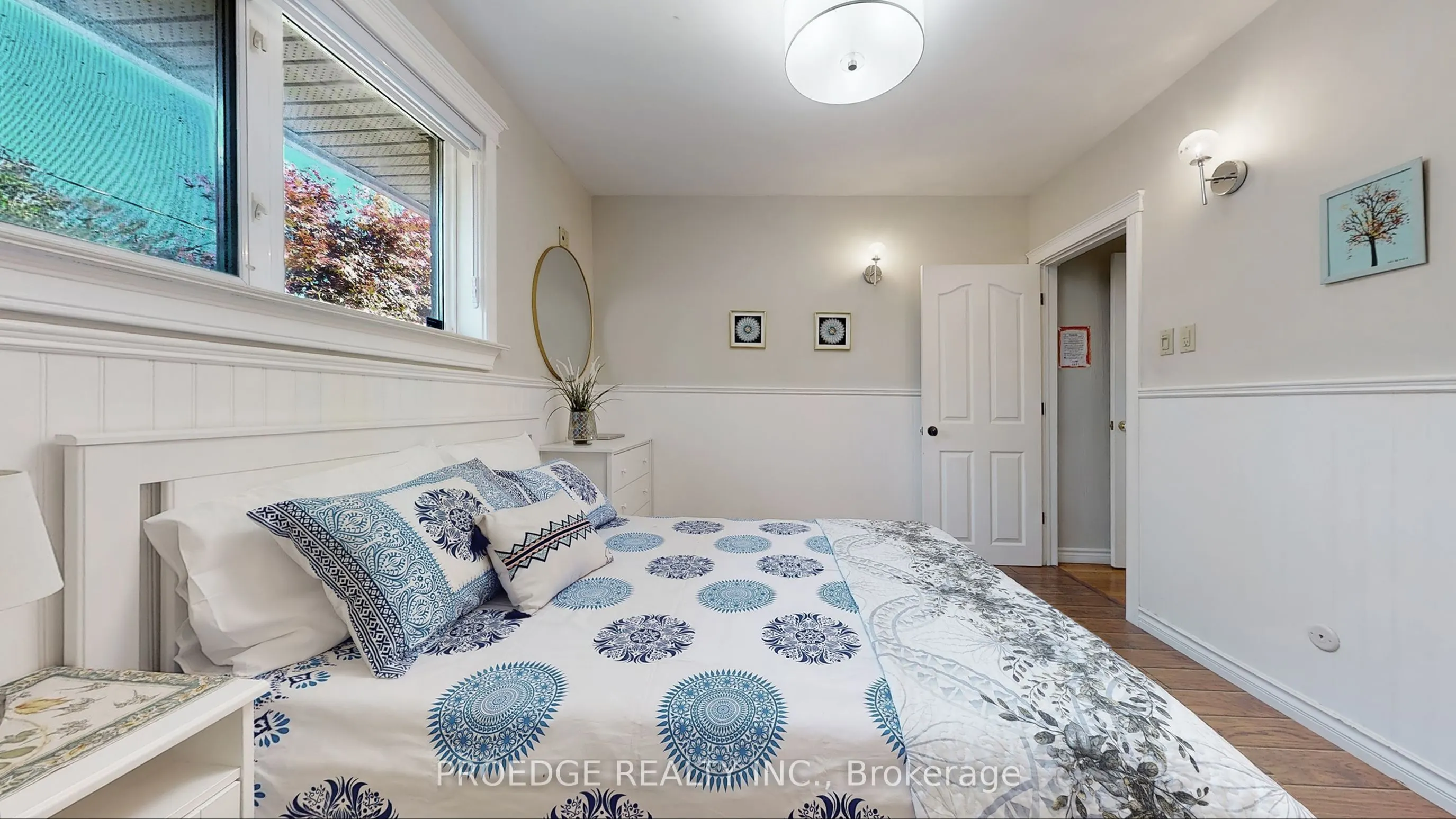 262 Randall Crescent