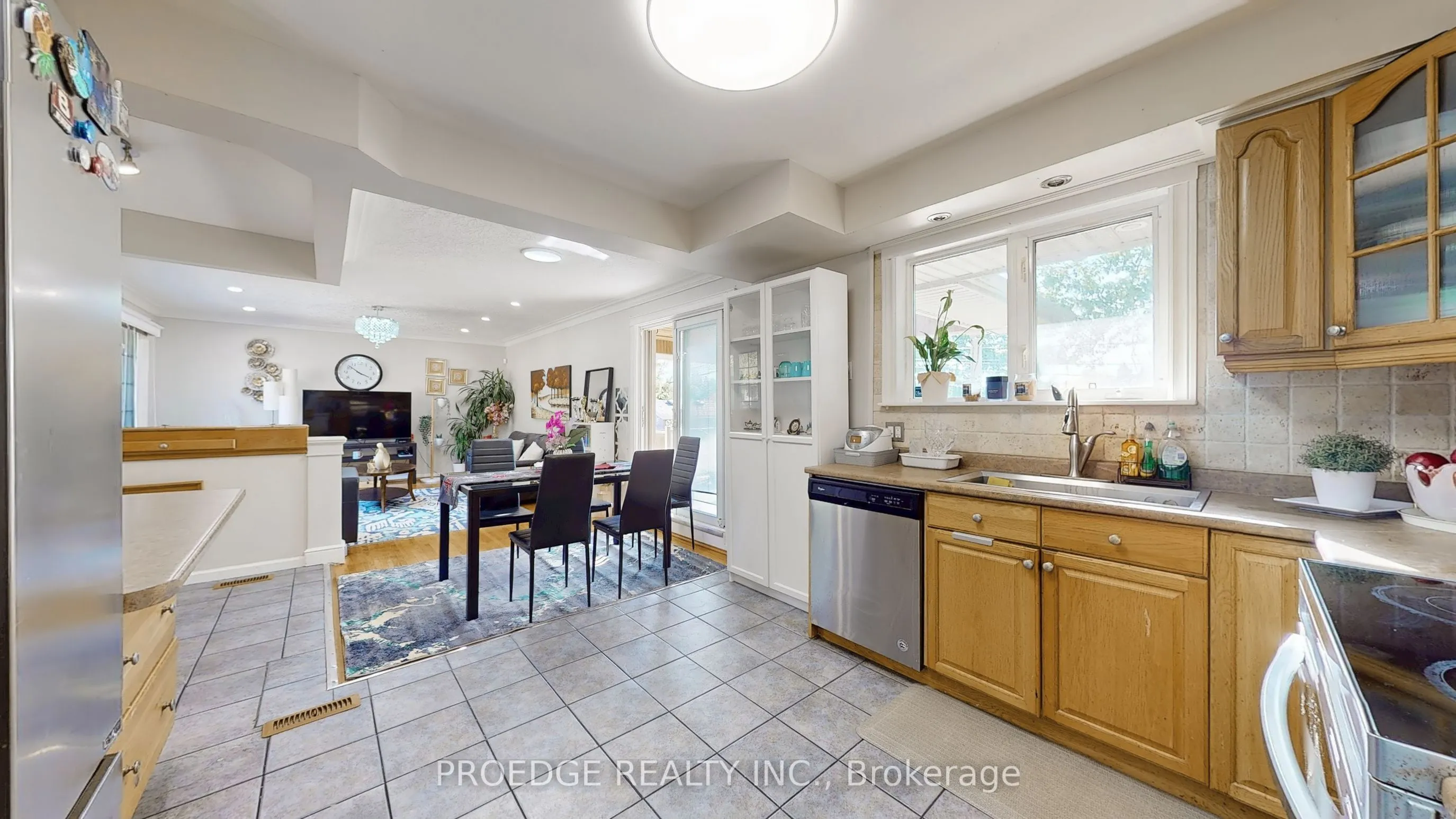 262 Randall Crescent