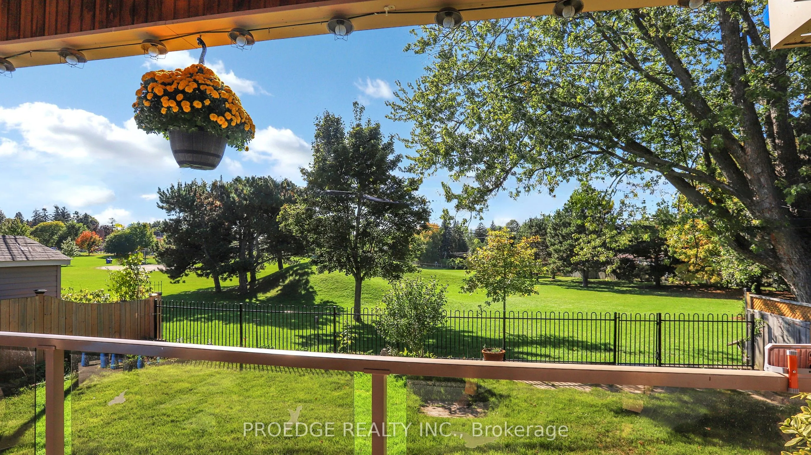 262 Randall Crescent