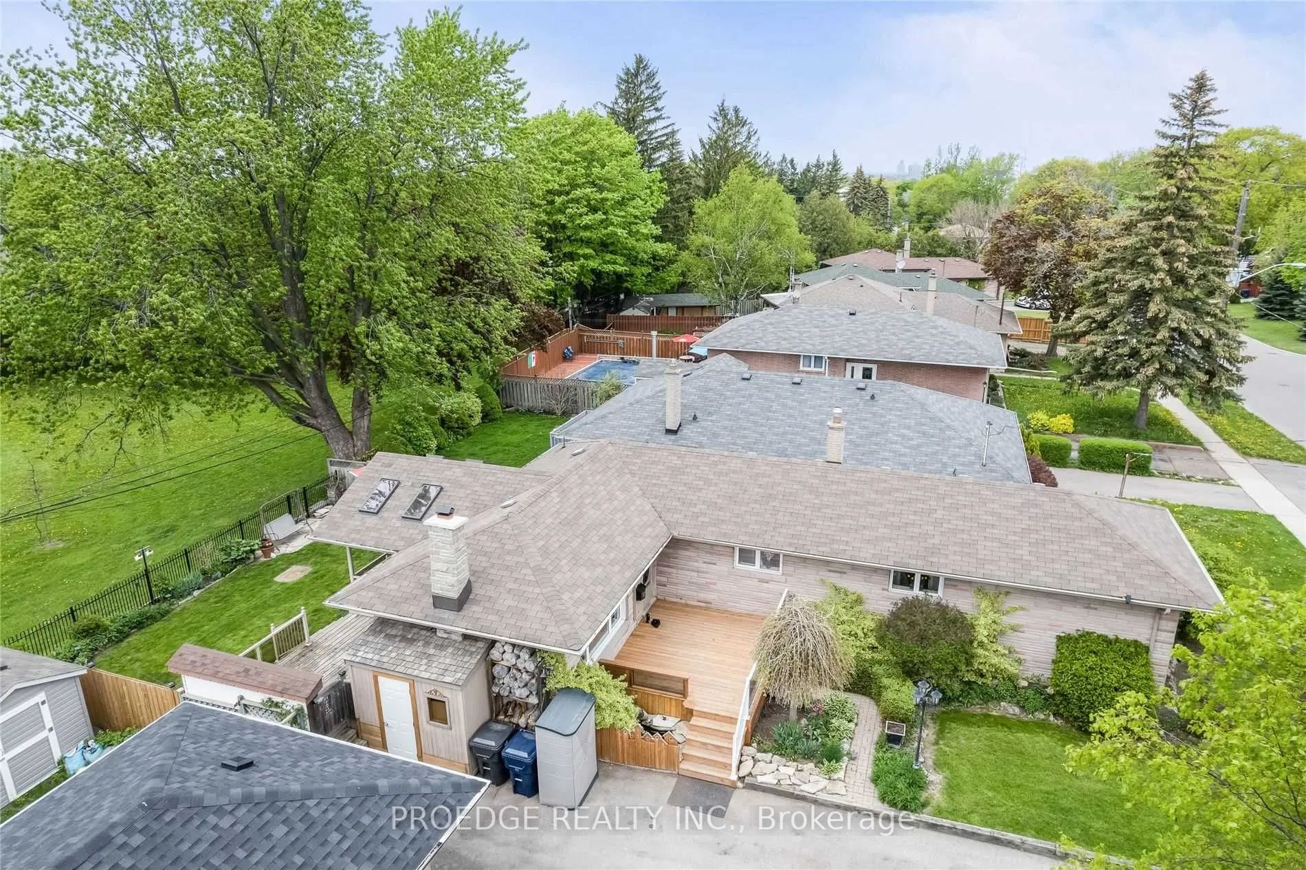 262 Randall Crescent