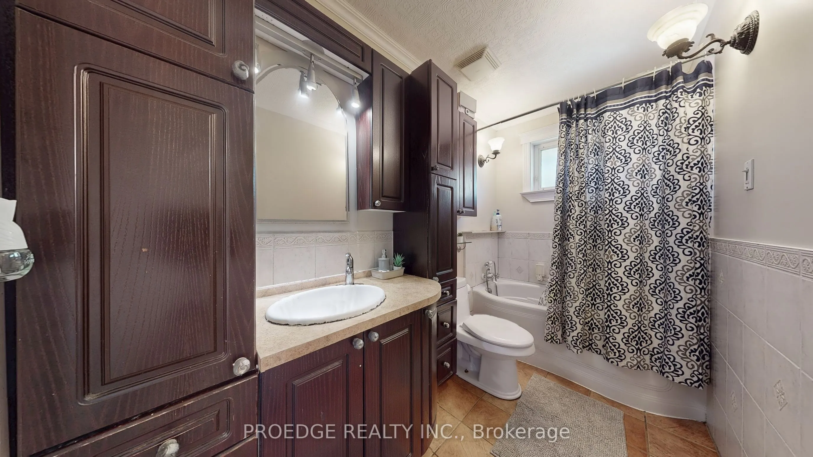 262 Randall Crescent