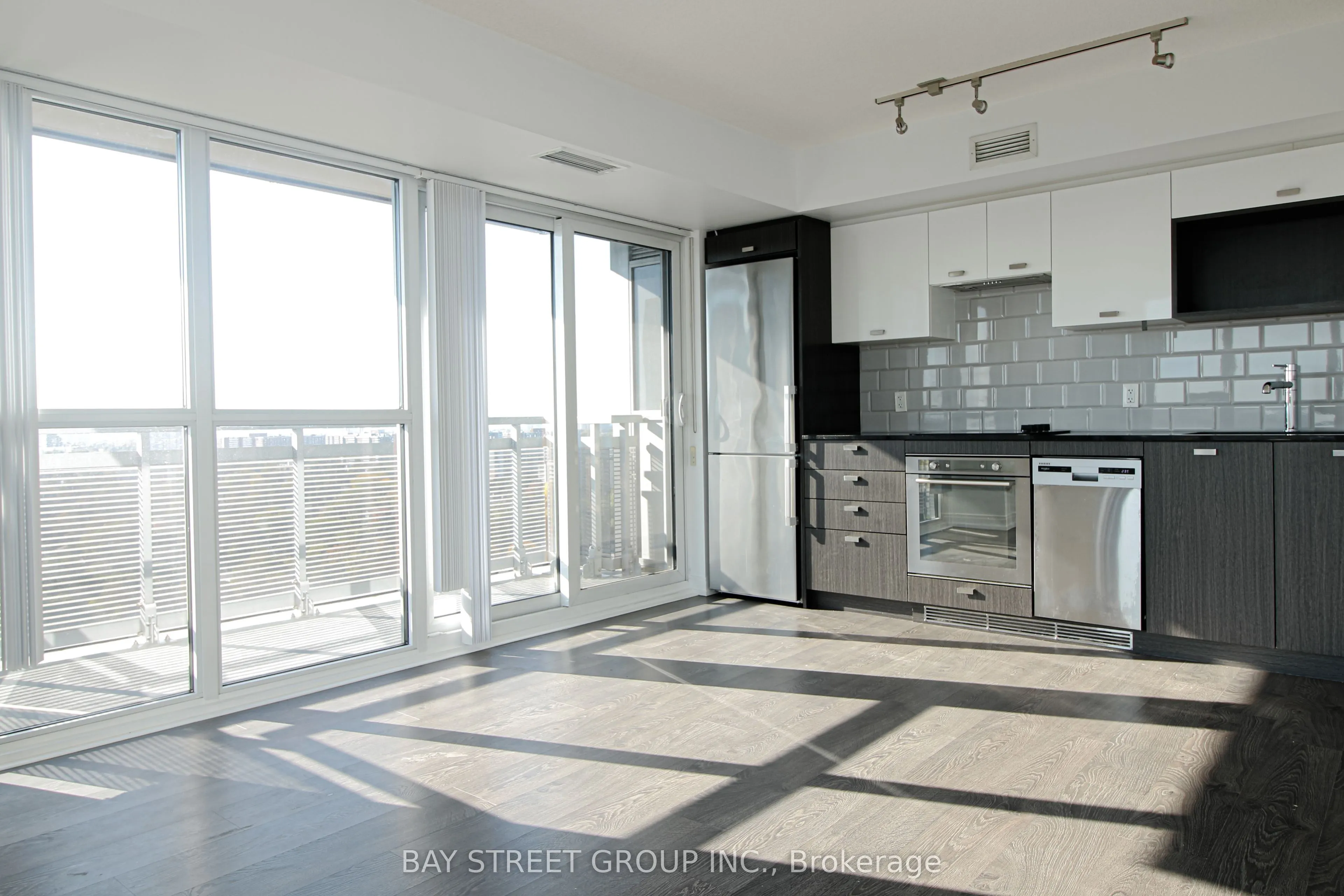 275 Village Green Square, #2123