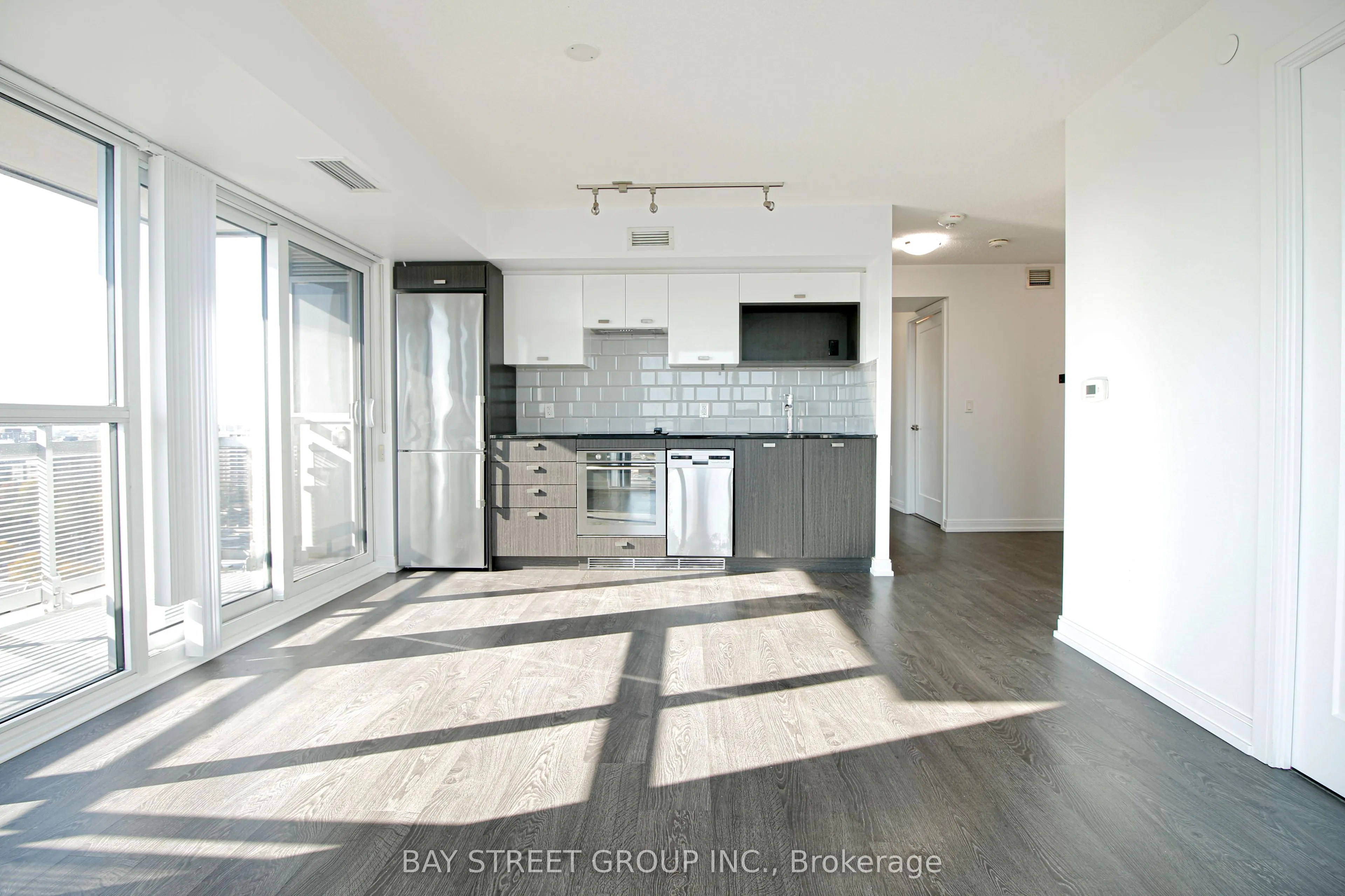 275 Village Green Square, #2123