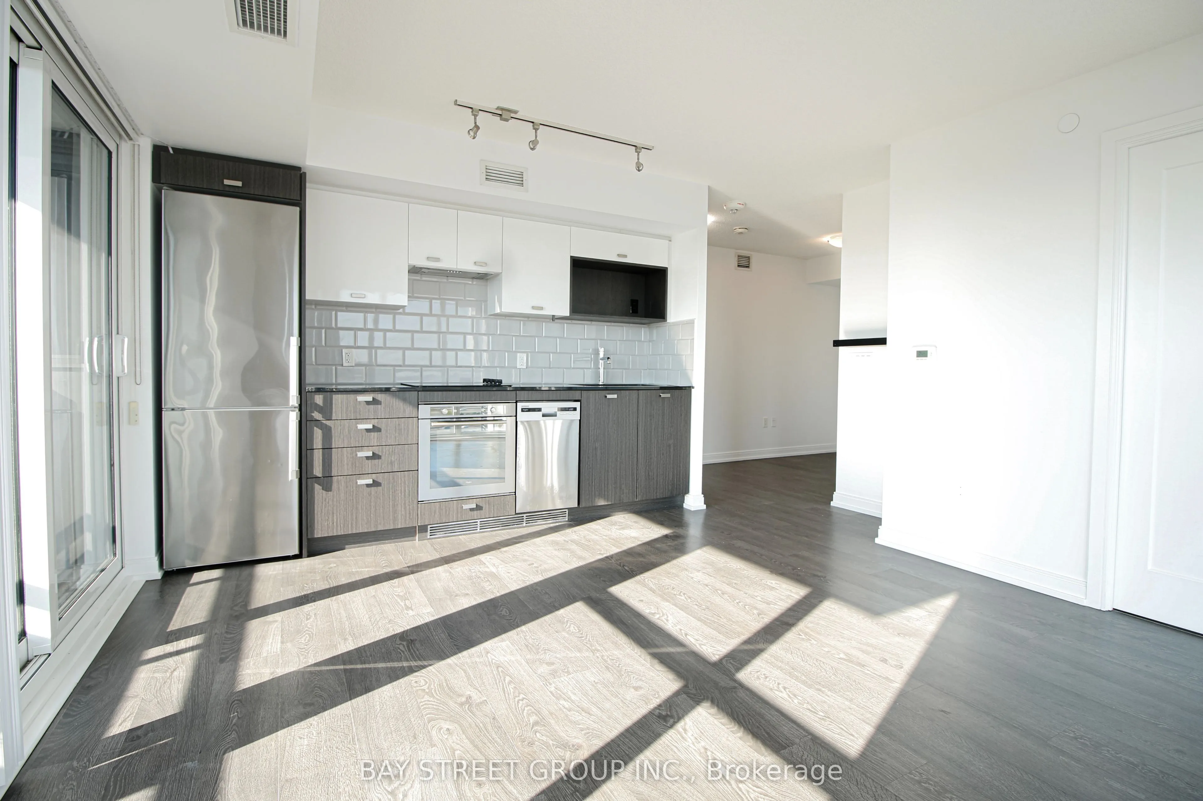 275 Village Green Square, #2123