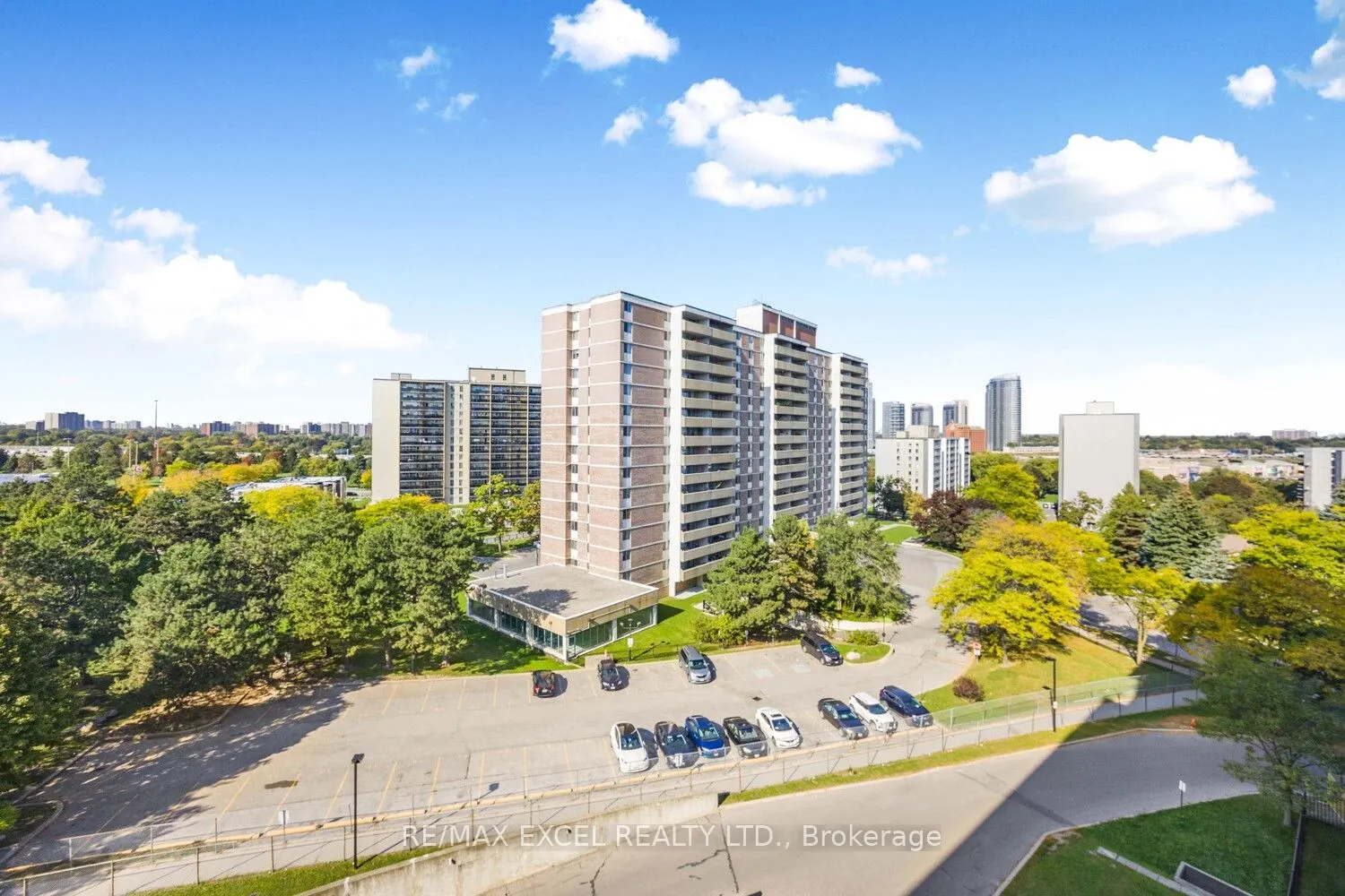 100 Dundalk Drive, #817