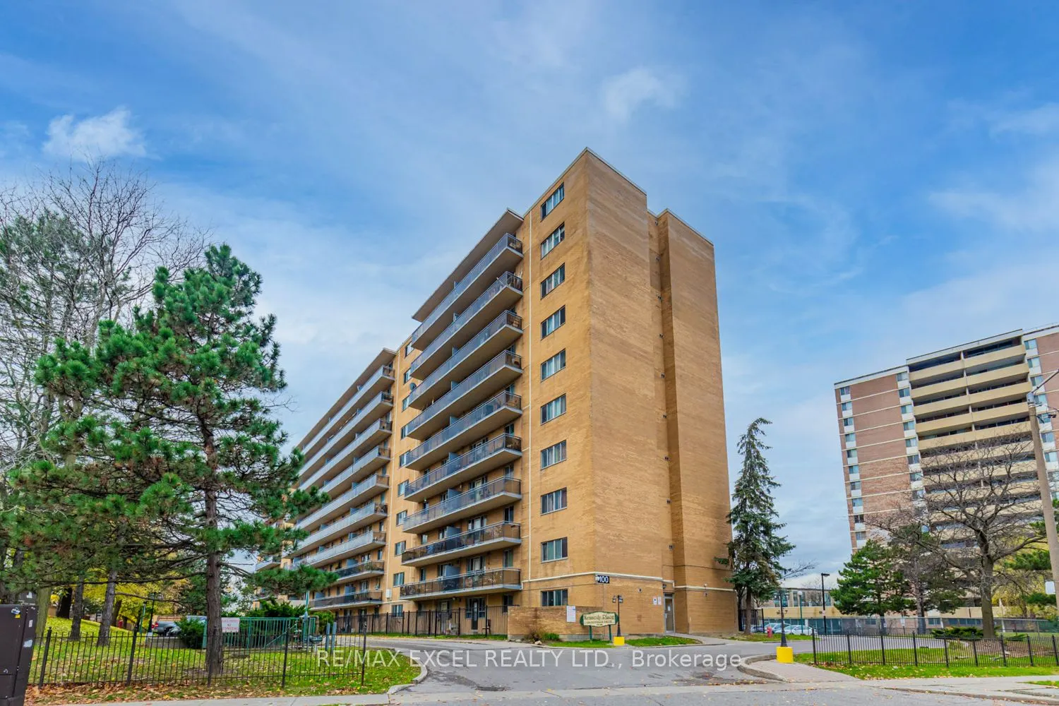 100 Dundalk Drive, #817