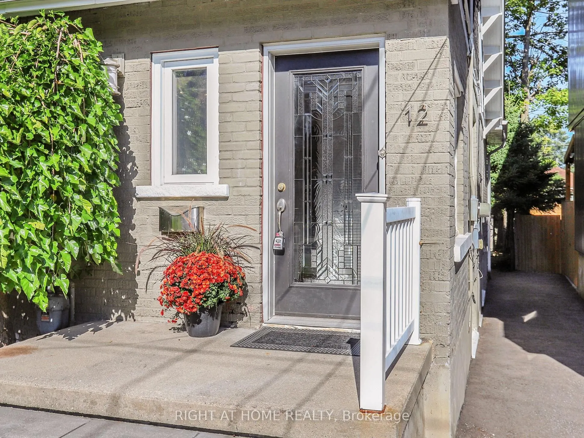 12 Westbrook Avenue