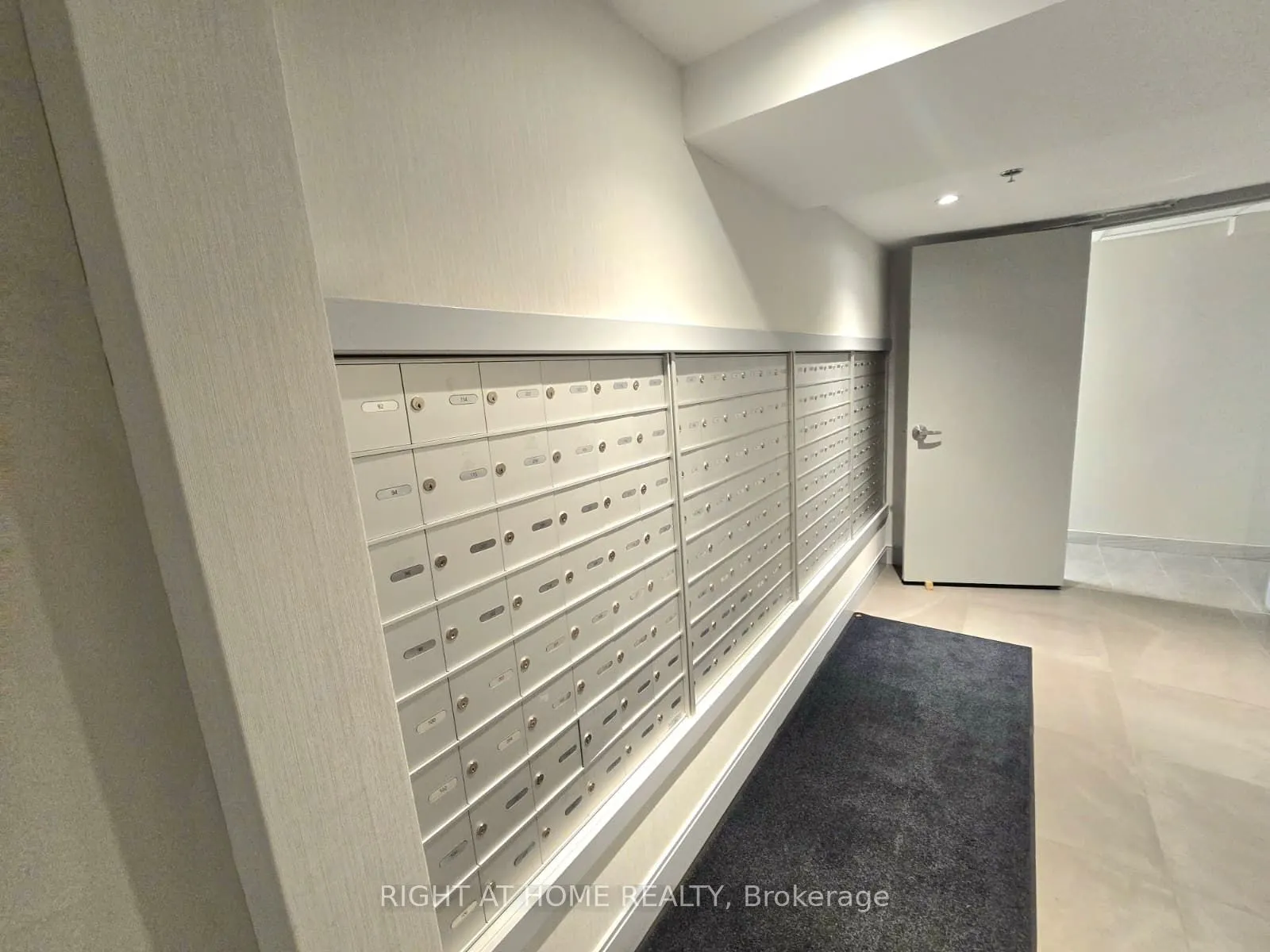 90 Glen Everest Road S, #718