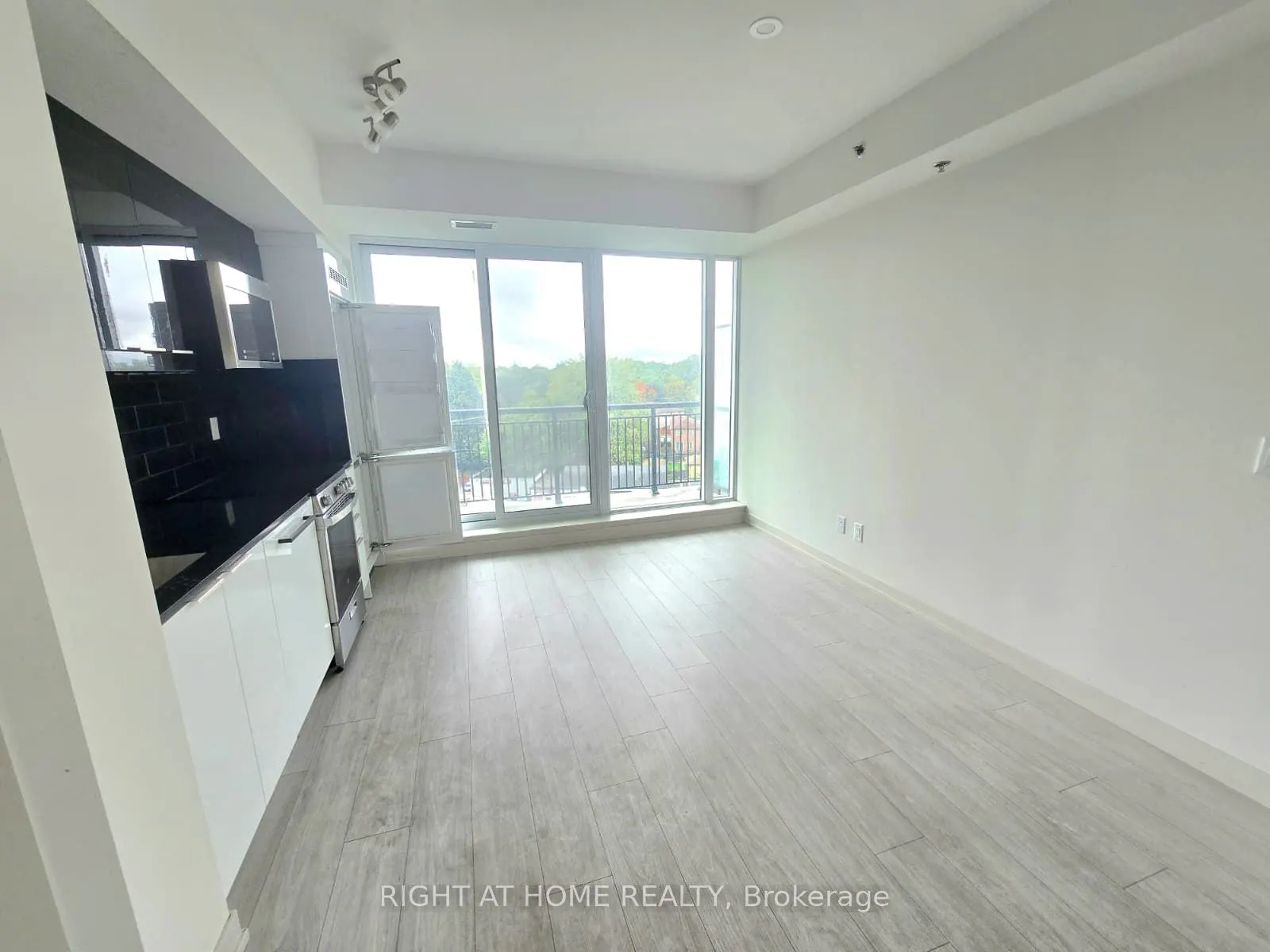 90 Glen Everest Road S, #718