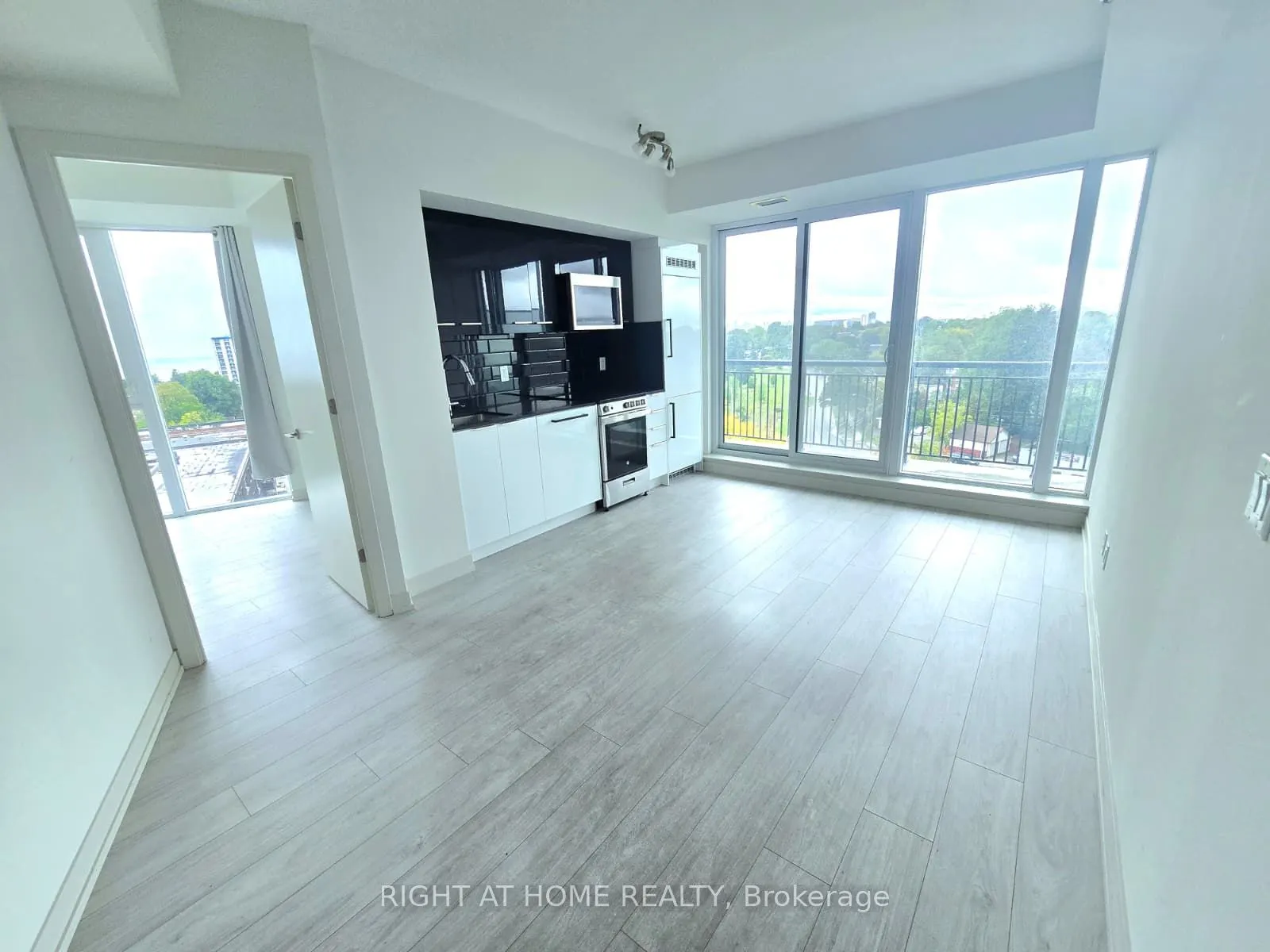 90 Glen Everest Road S, #718